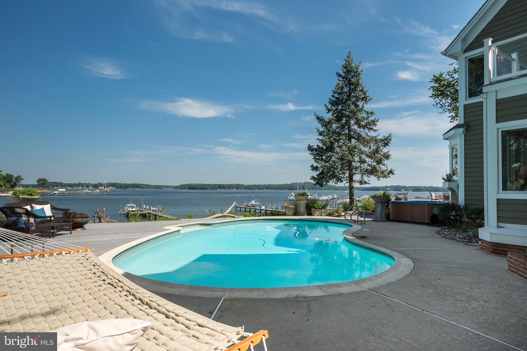 ULMSTEAD POINT - Residential