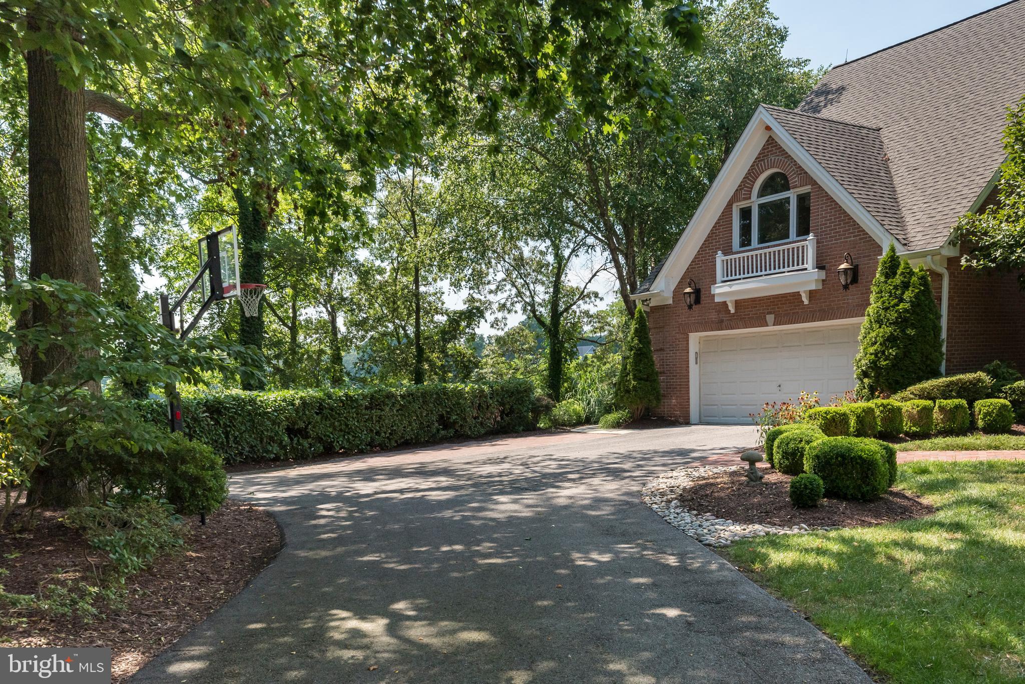 ULMSTEAD POINT - Residential