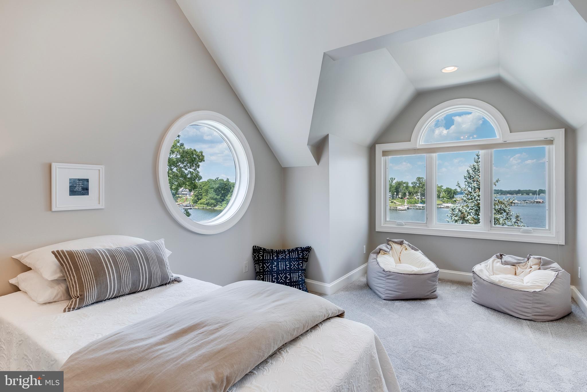 ULMSTEAD POINT - Residential