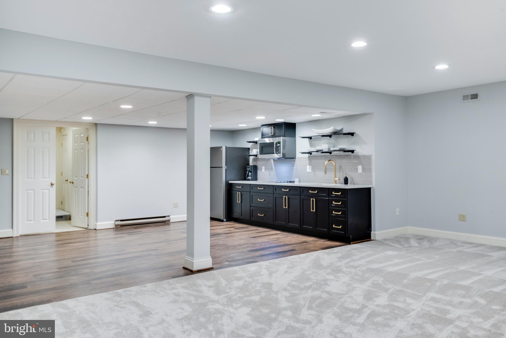 ULMSTEAD POINT - Residential