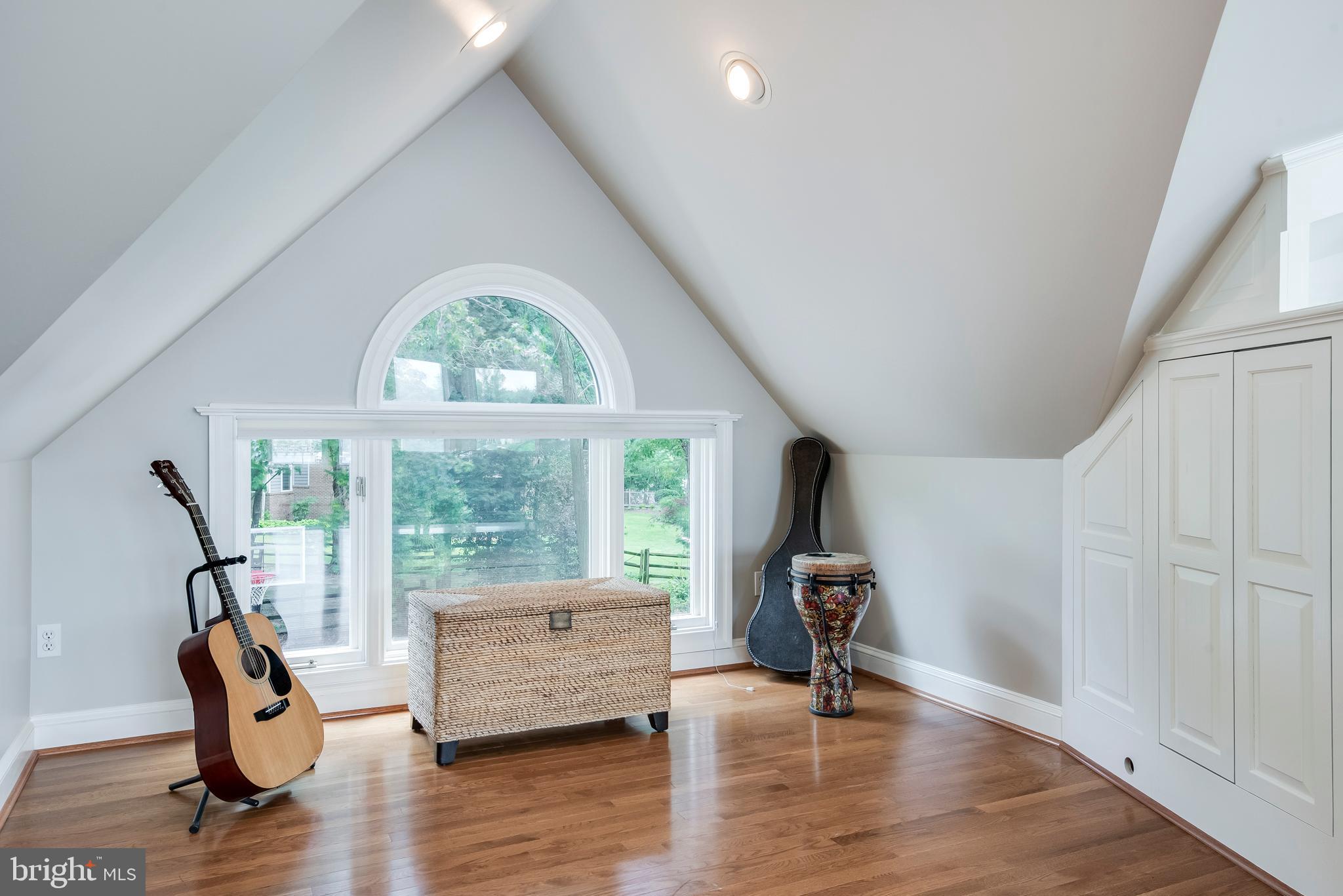 ULMSTEAD POINT - Residential