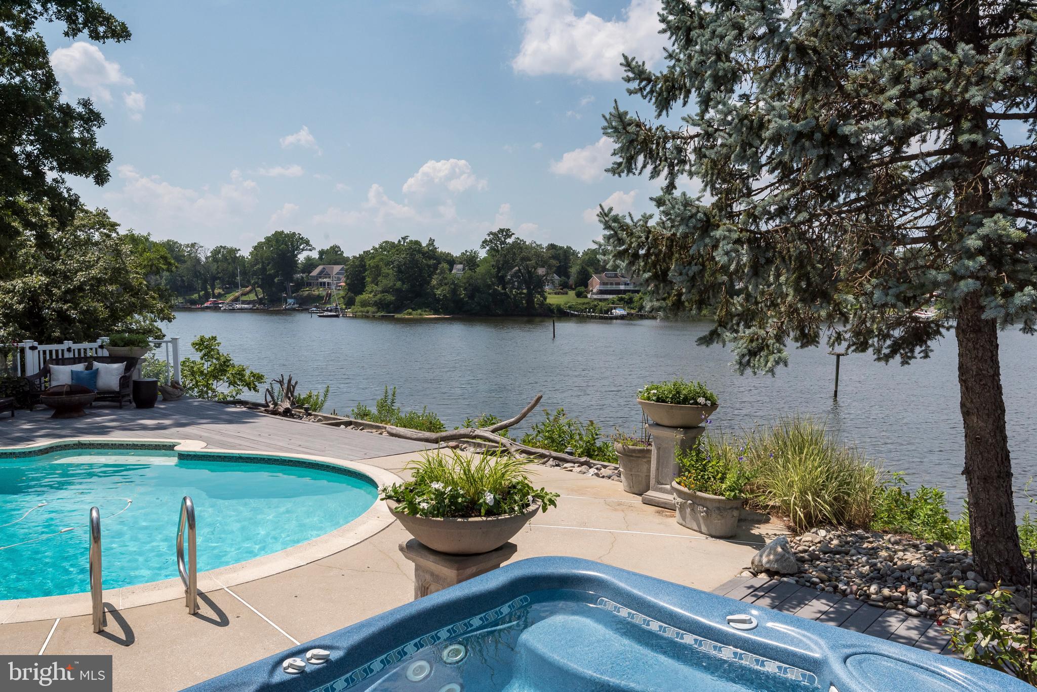 ULMSTEAD POINT - Residential