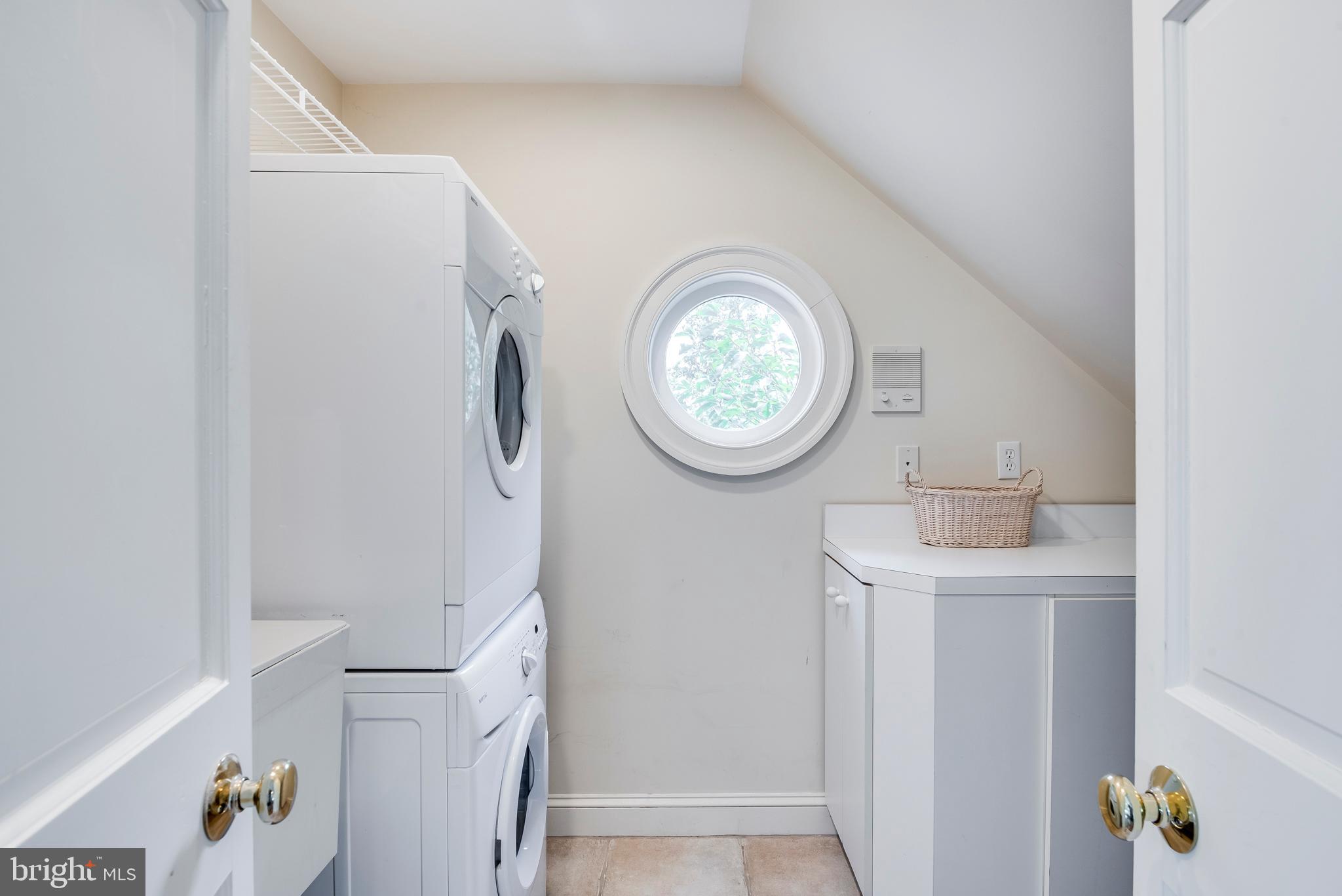 ULMSTEAD POINT - Residential