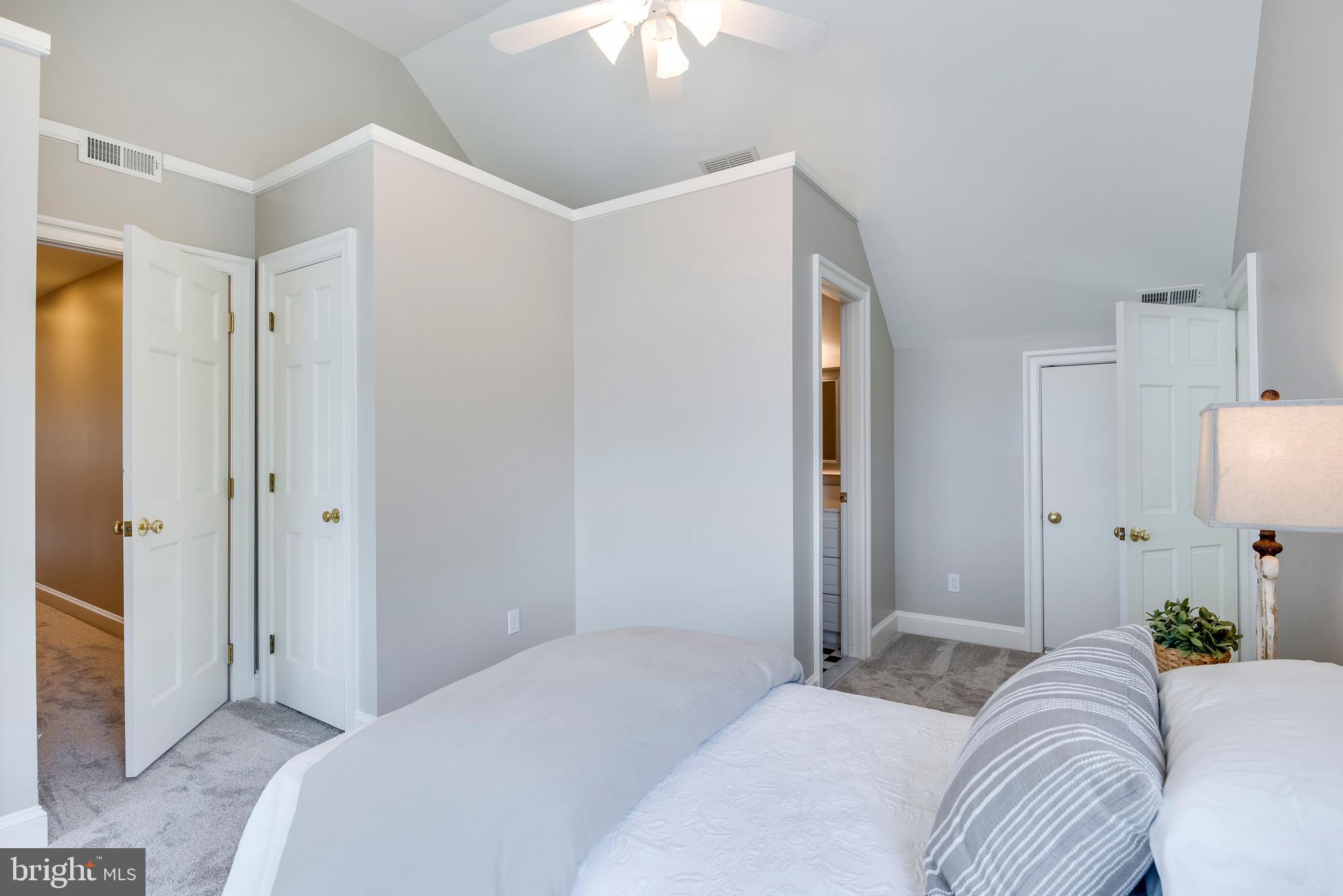 ULMSTEAD POINT - Residential