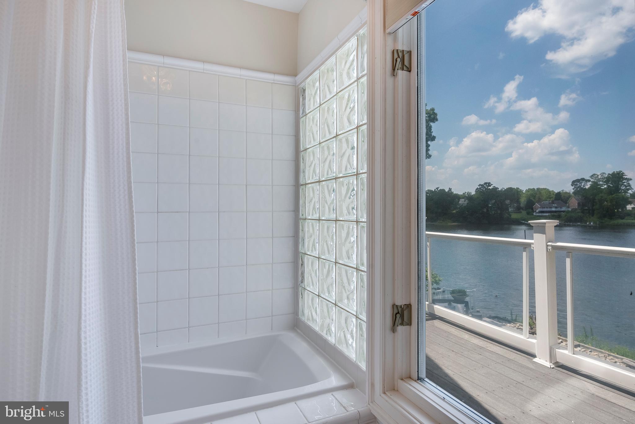 ULMSTEAD POINT - Residential