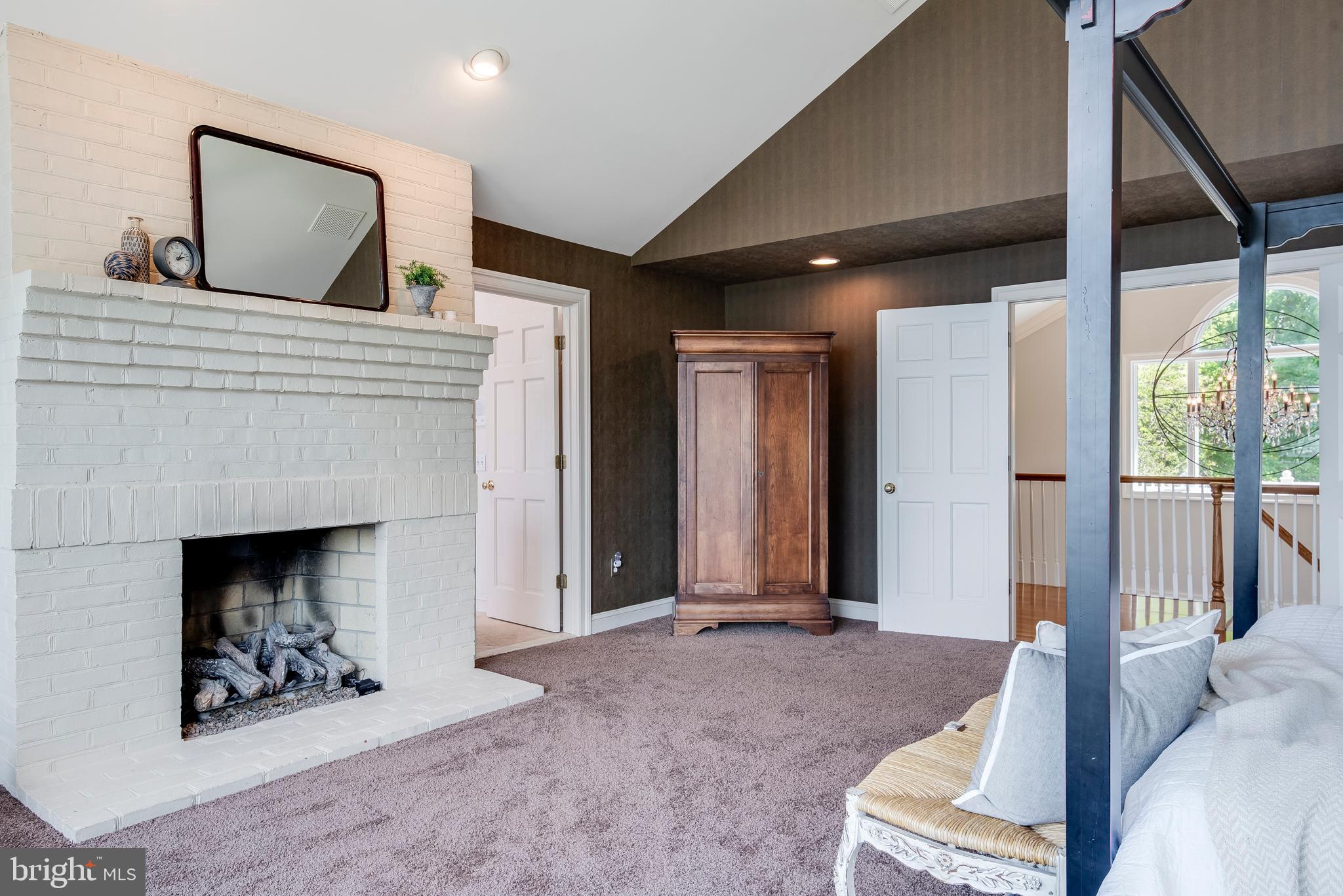 ULMSTEAD POINT - Residential