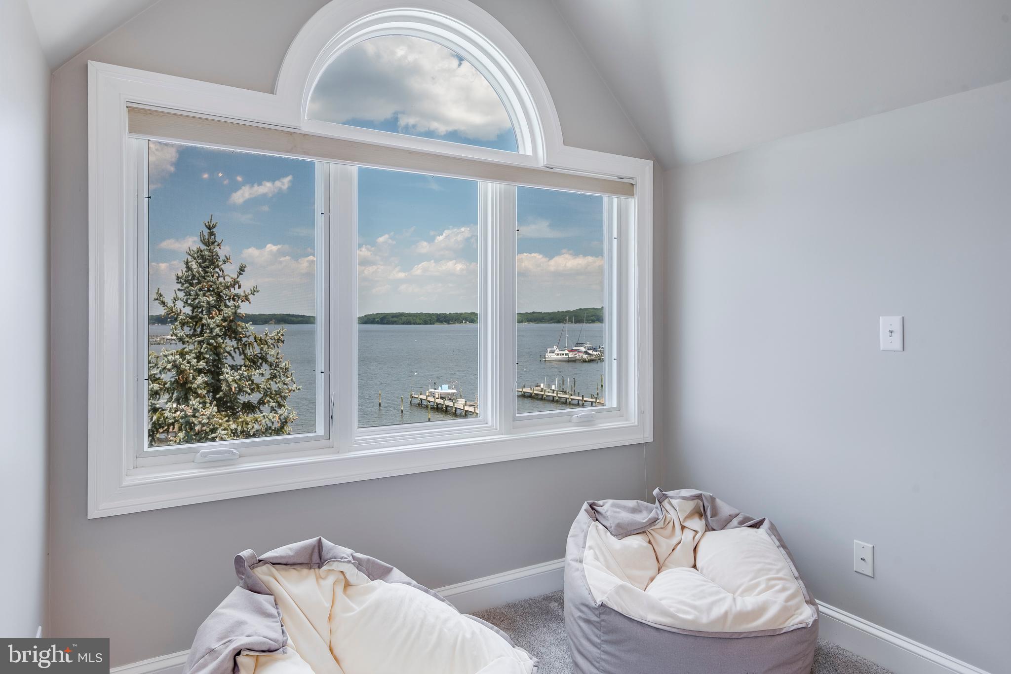 ULMSTEAD POINT - Residential