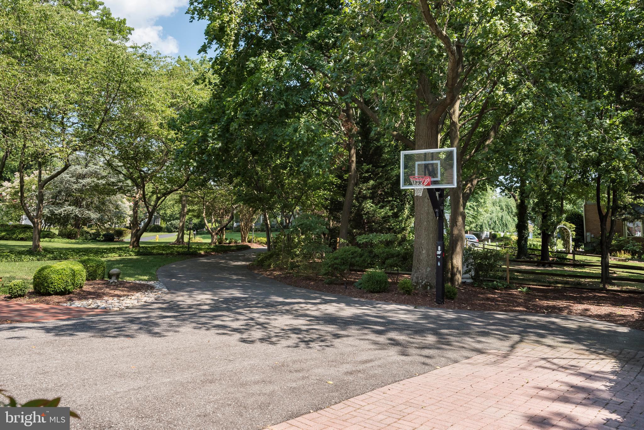 ULMSTEAD POINT - Residential