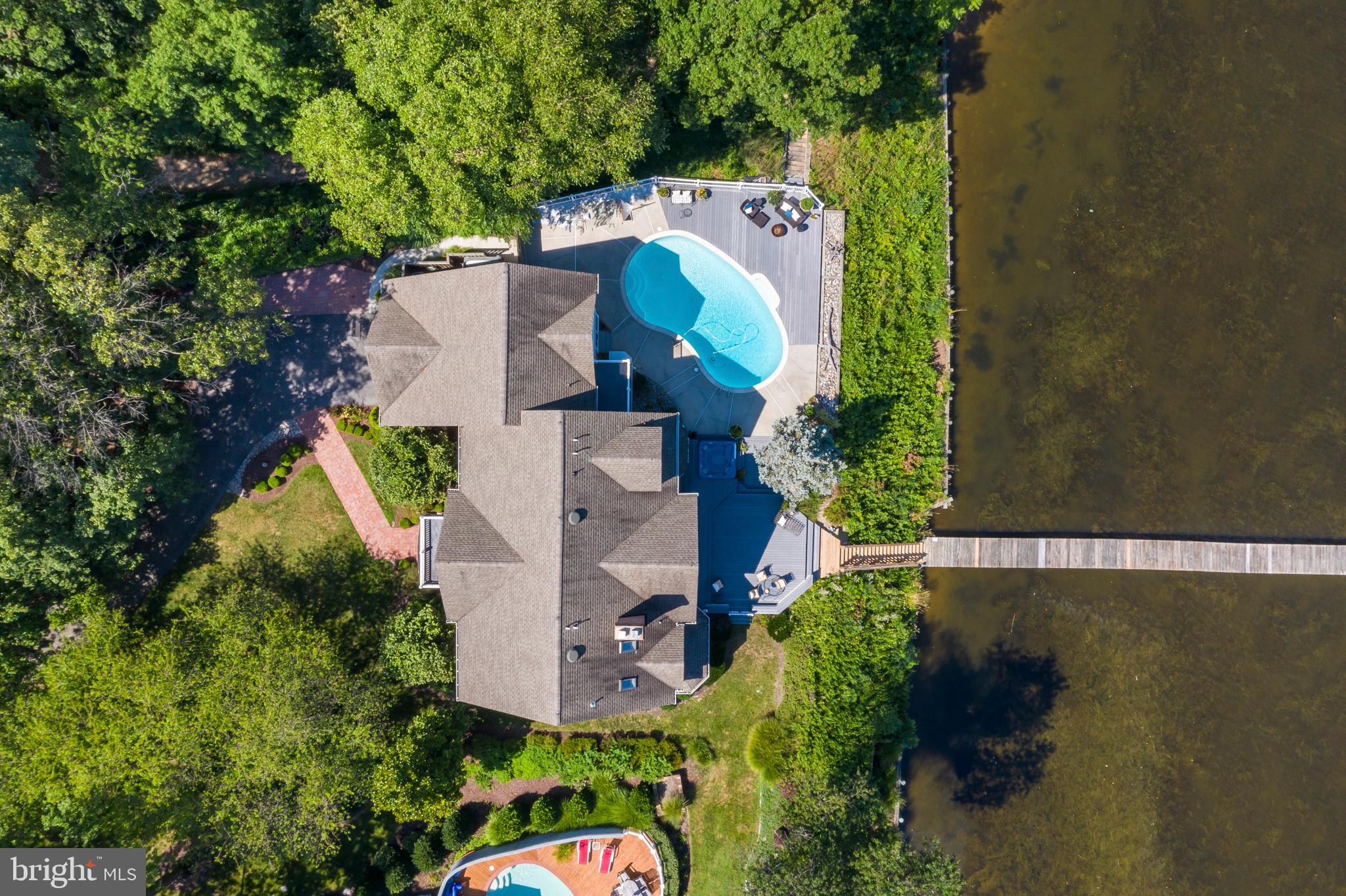 ULMSTEAD POINT - Residential