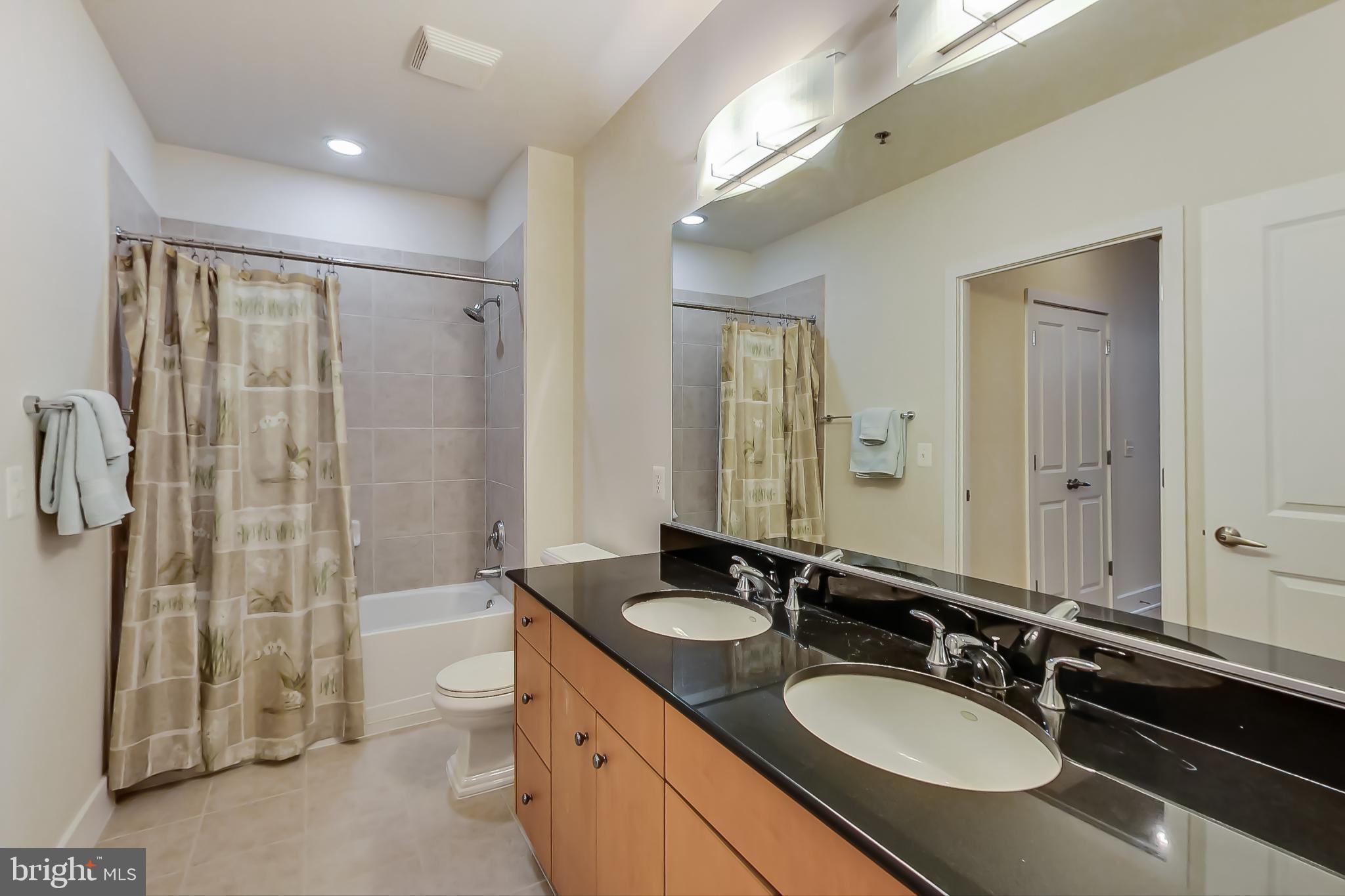 CARLYLE - Residential Lease