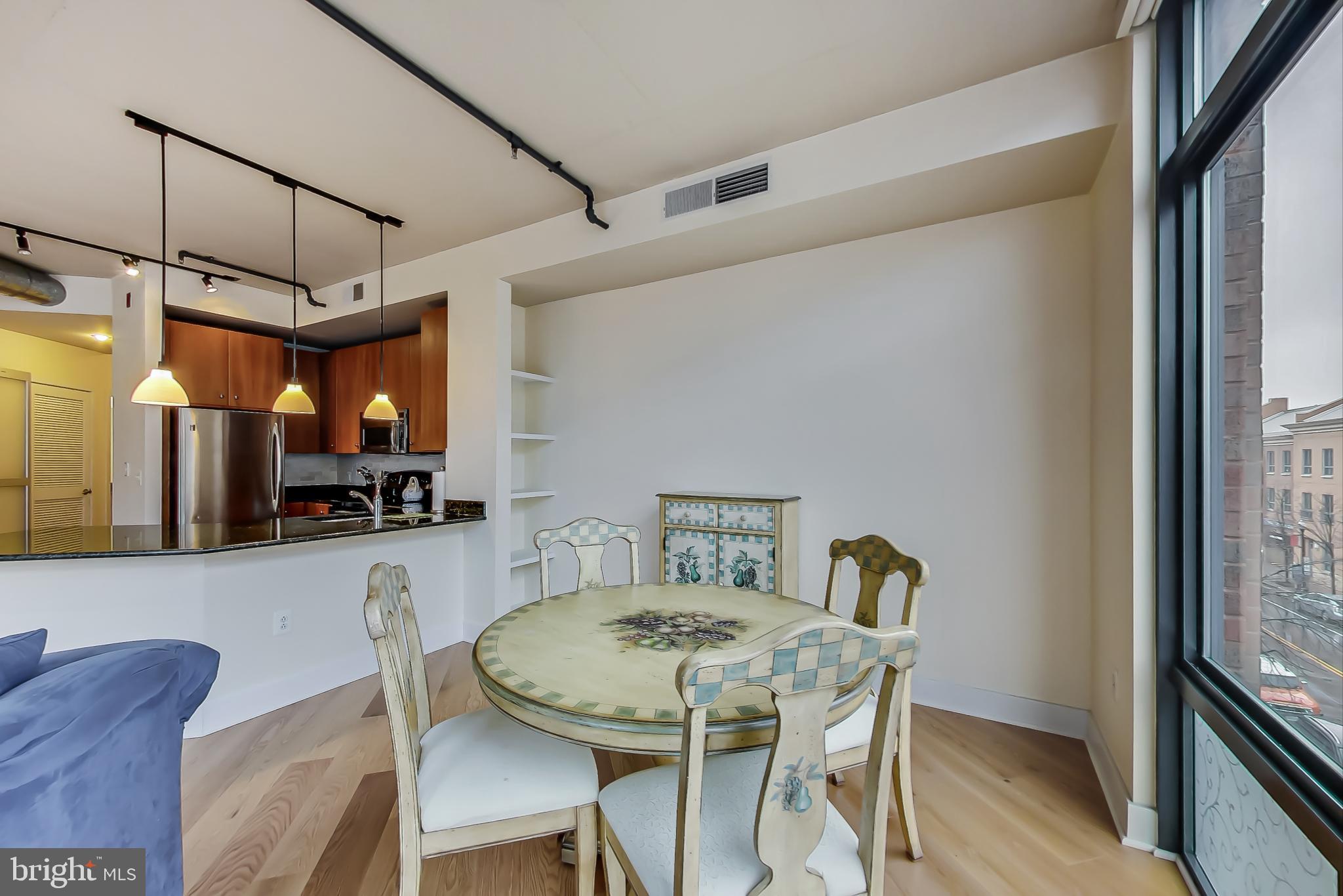 CARLYLE - Residential Lease