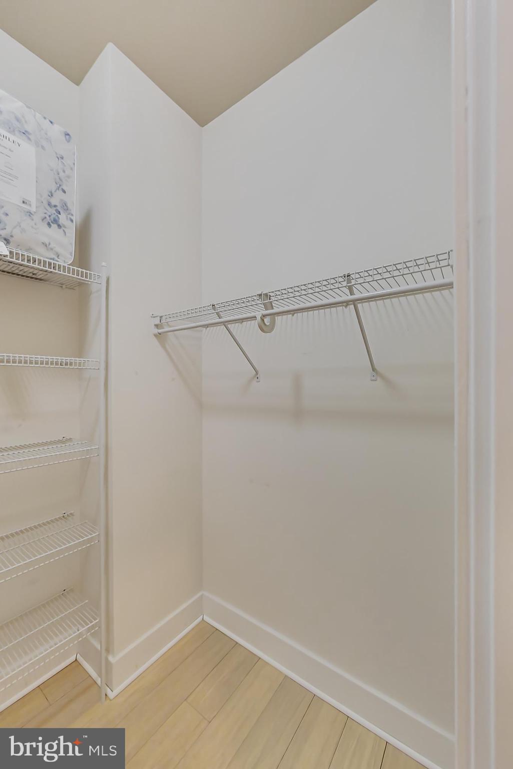 CARLYLE - Residential Lease