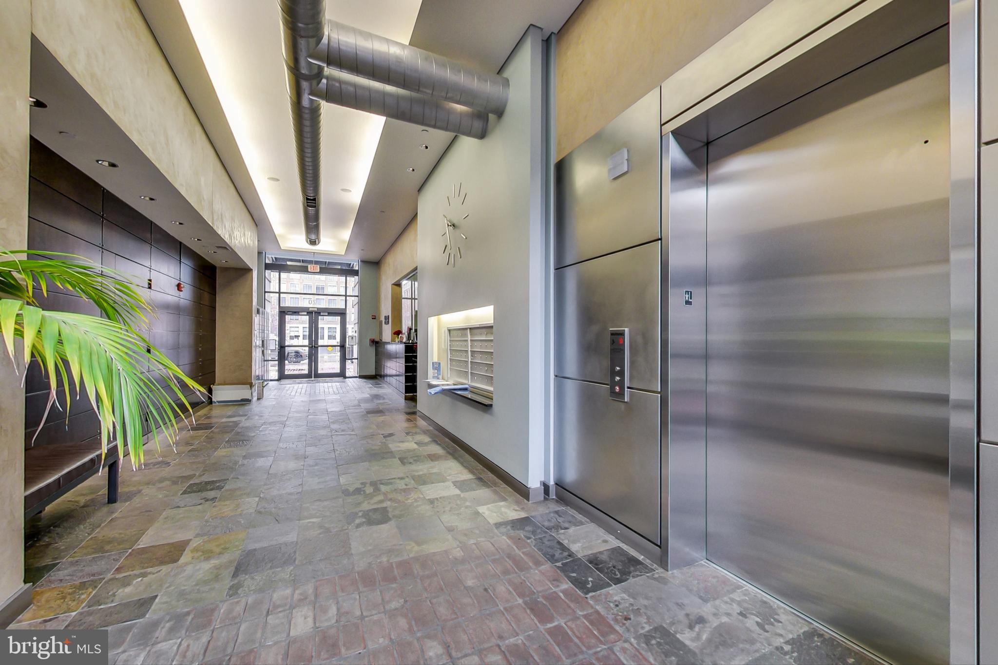 CARLYLE - Residential Lease