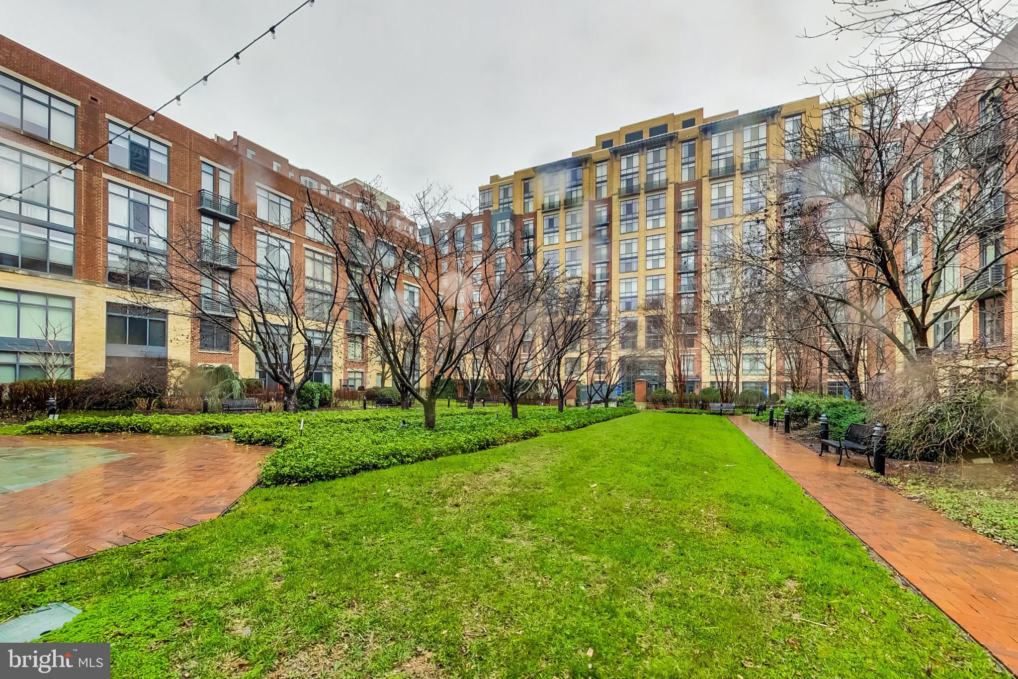 CARLYLE - Residential Lease