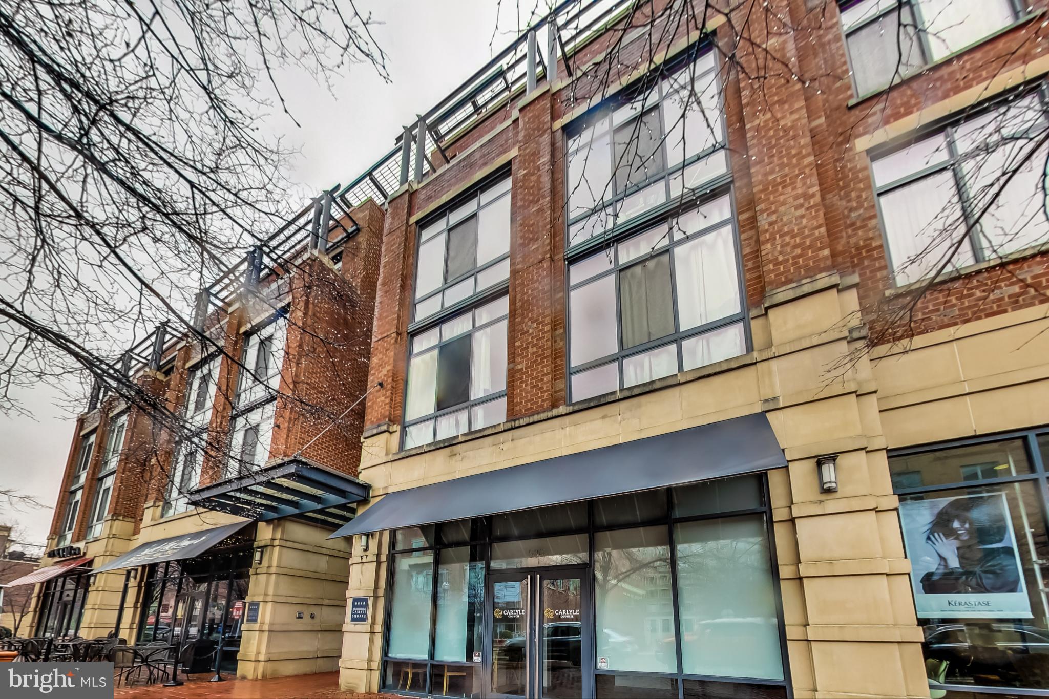 CARLYLE - Residential Lease