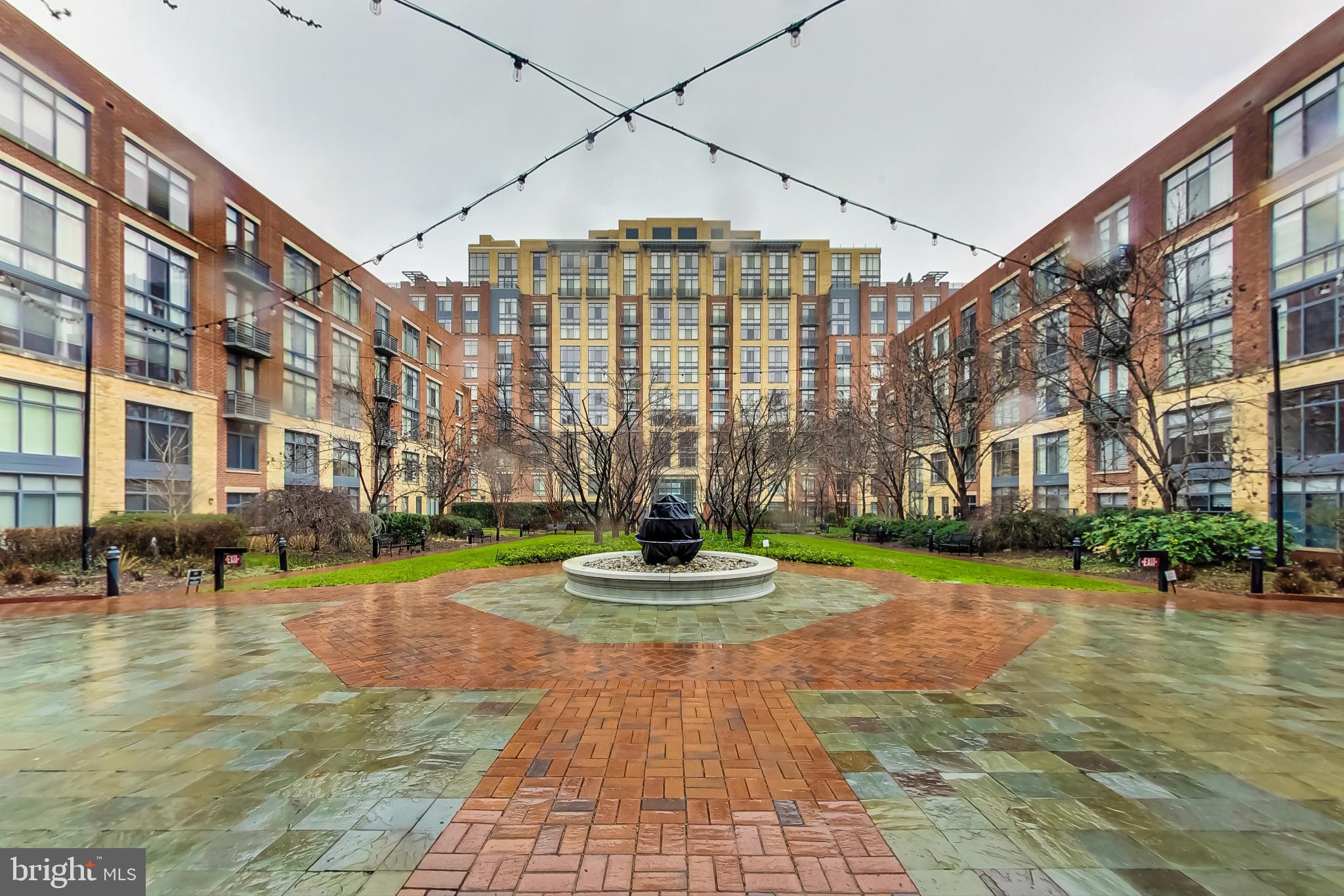 CARLYLE - Residential Lease