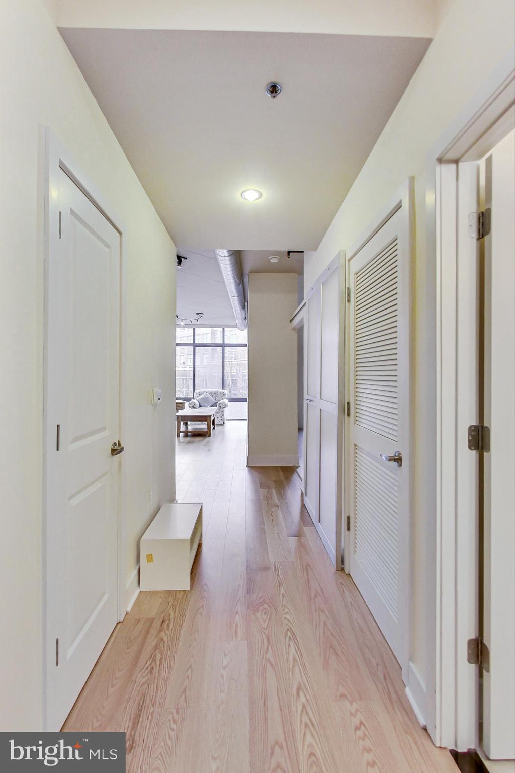 CARLYLE - Residential Lease