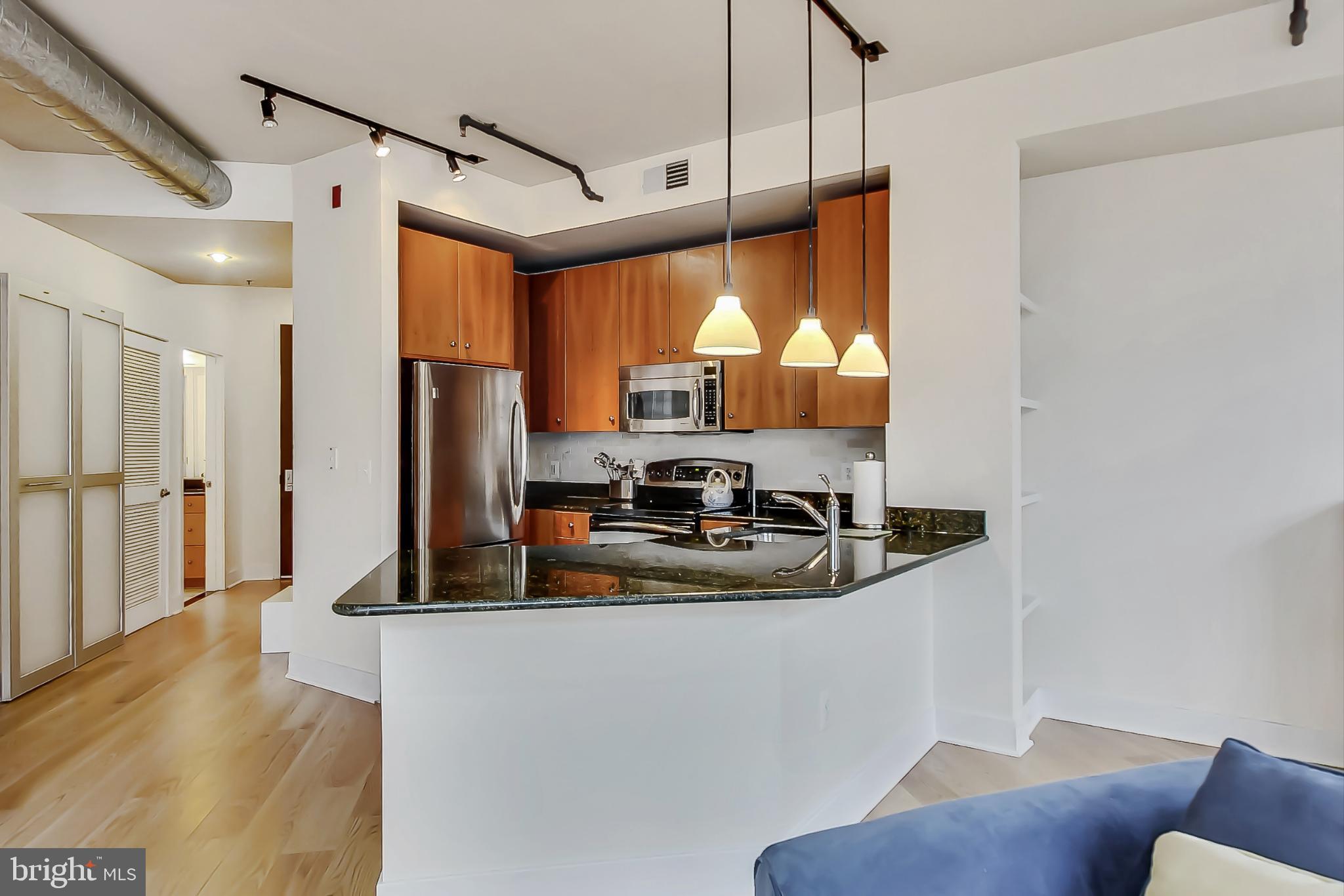 CARLYLE - Residential Lease