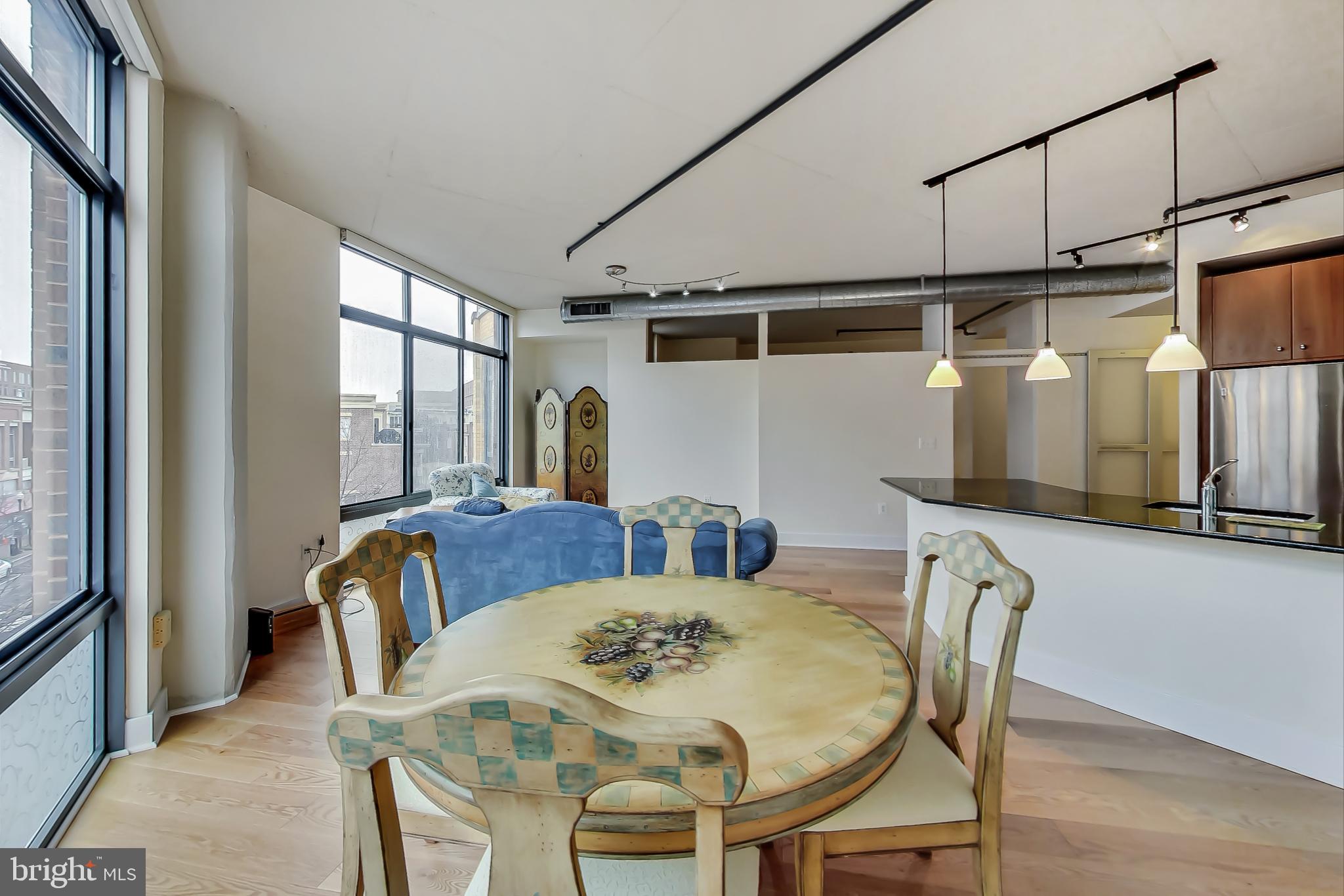 CARLYLE - Residential Lease