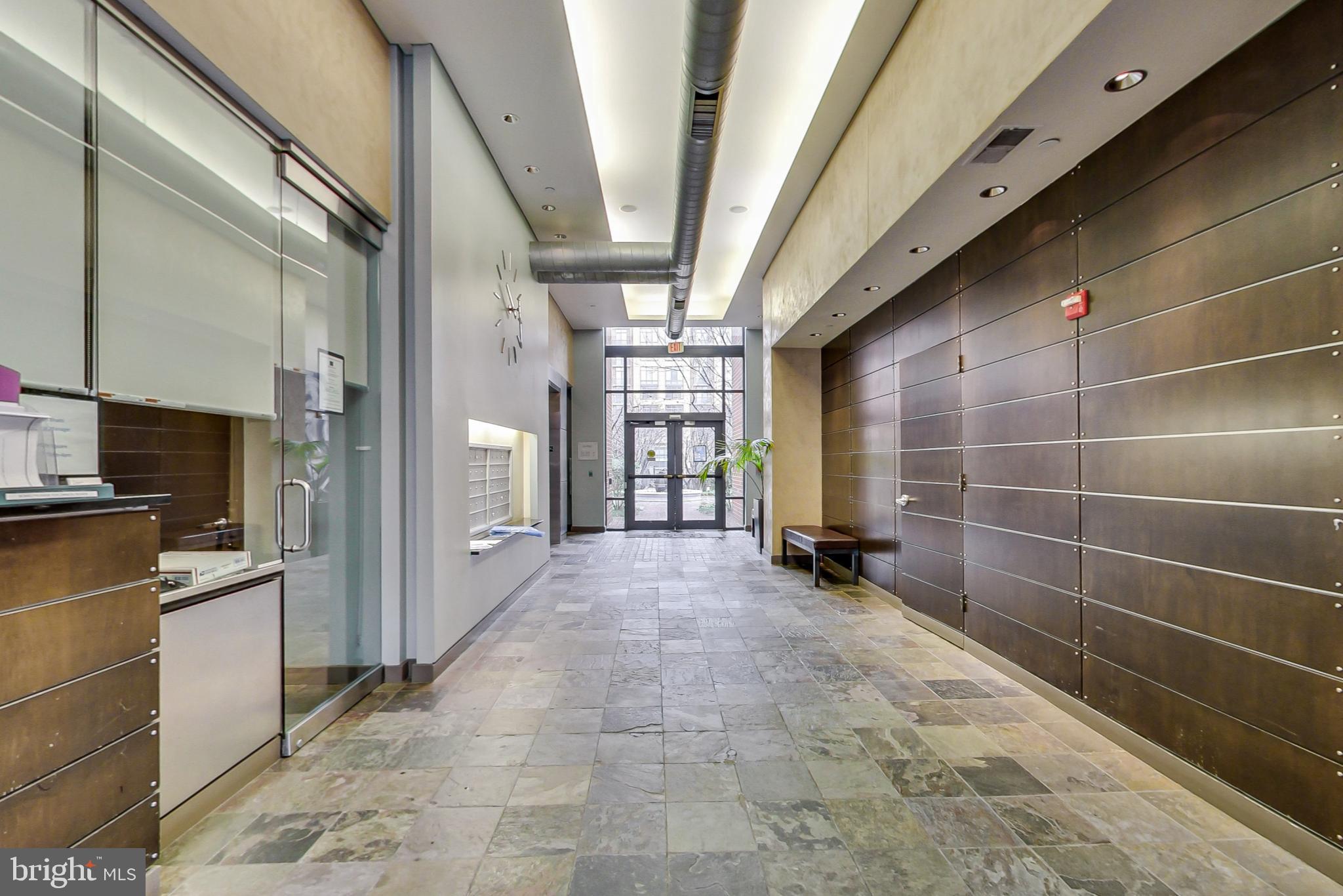 CARLYLE - Residential Lease