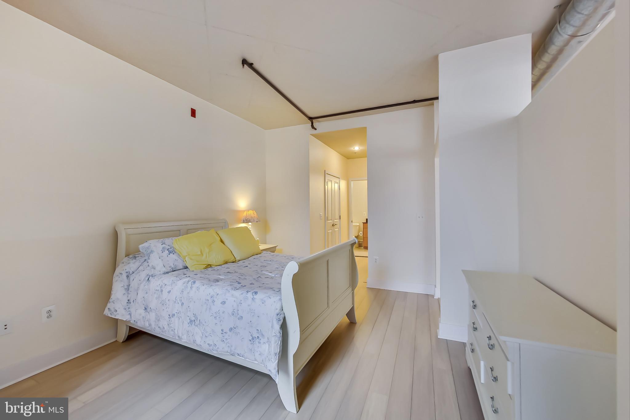 CARLYLE - Residential Lease