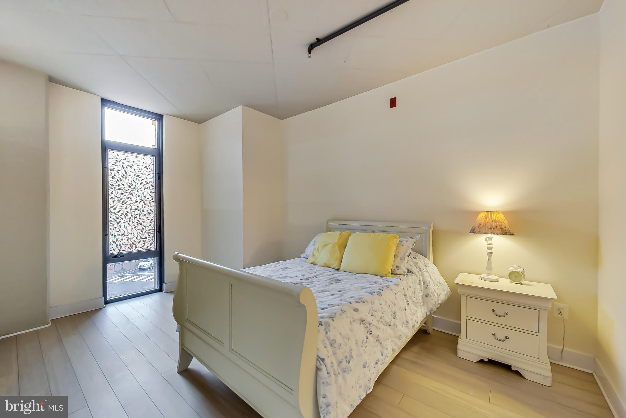 CARLYLE - Residential Lease