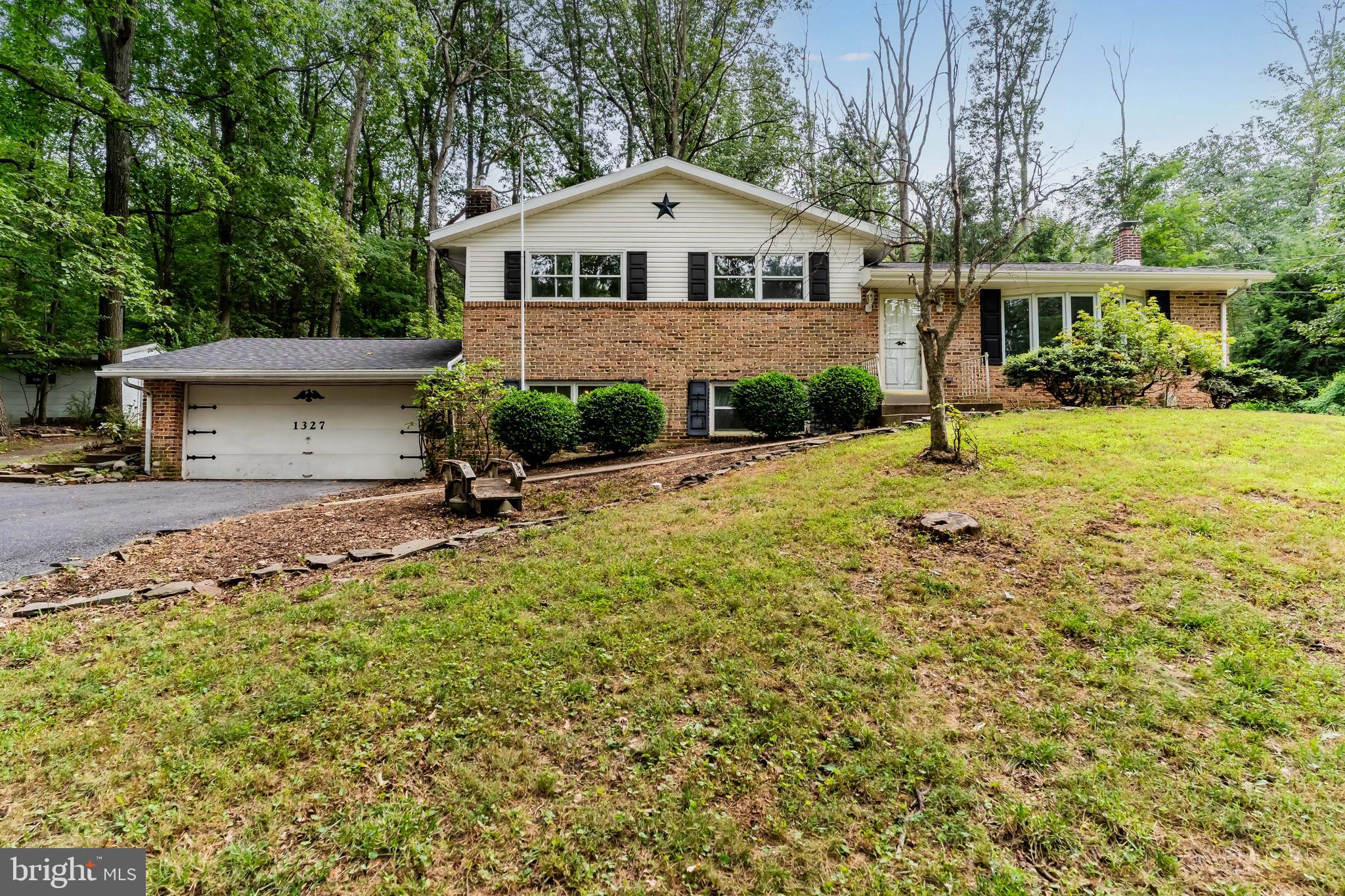 Welcome home! This well-cared-for home offers peace of mind with major updates already complete, including a newer roof, a newer HVAC system, and brand-new waterproofing in both the basement and garage. The big projects are done, leaving the fun part for you — adding your own style and finishing touches to make this home truly yours. Inside, you’ll find a bright and functional layout with plenty of potential to update and create the spaces you’ve been dreaming of. With its solid improvements and room for personalization, this is the perfect opportunity to move in, settle down, and make it your own.