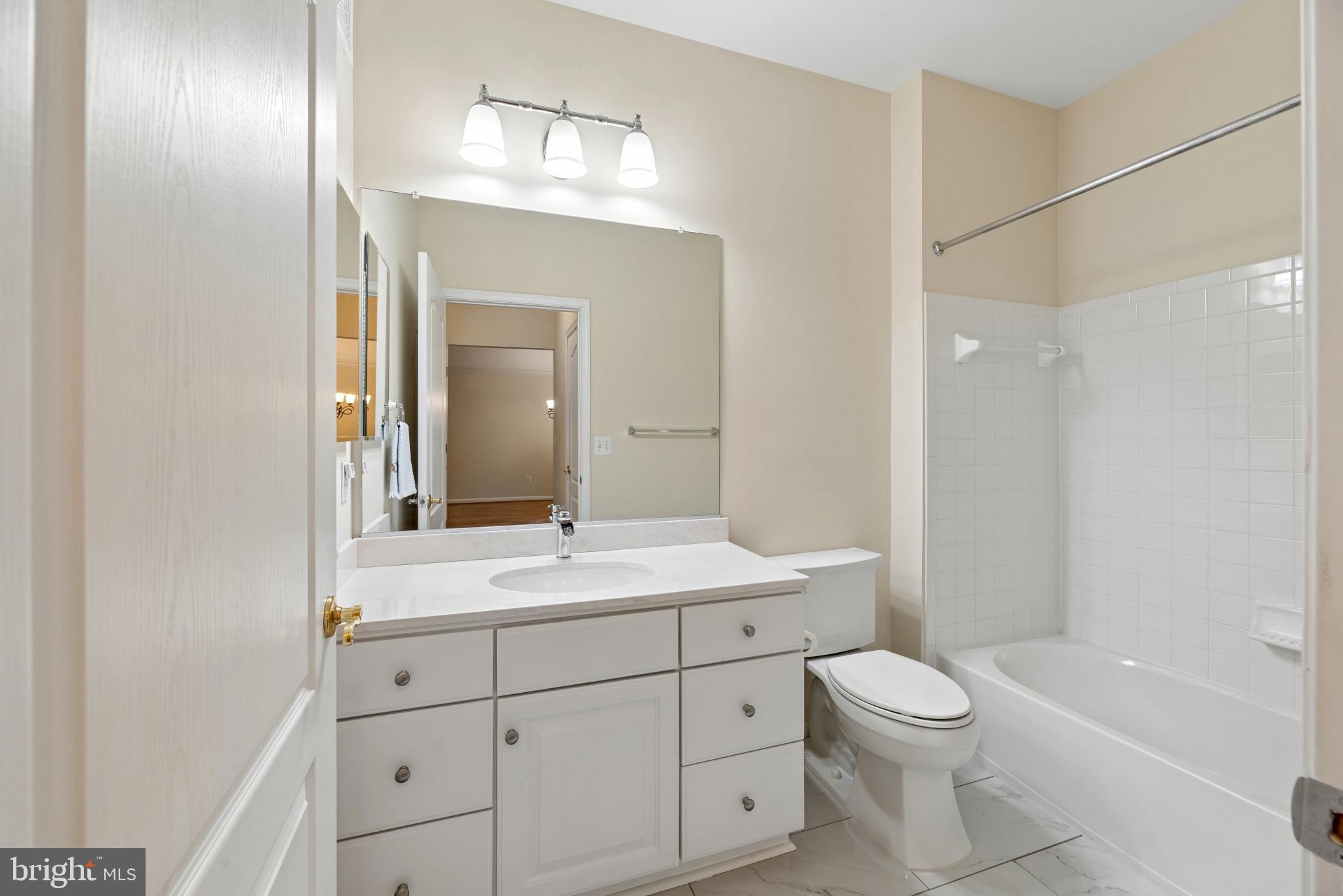 GATHERINGS AT LYNDWOOD - Residential