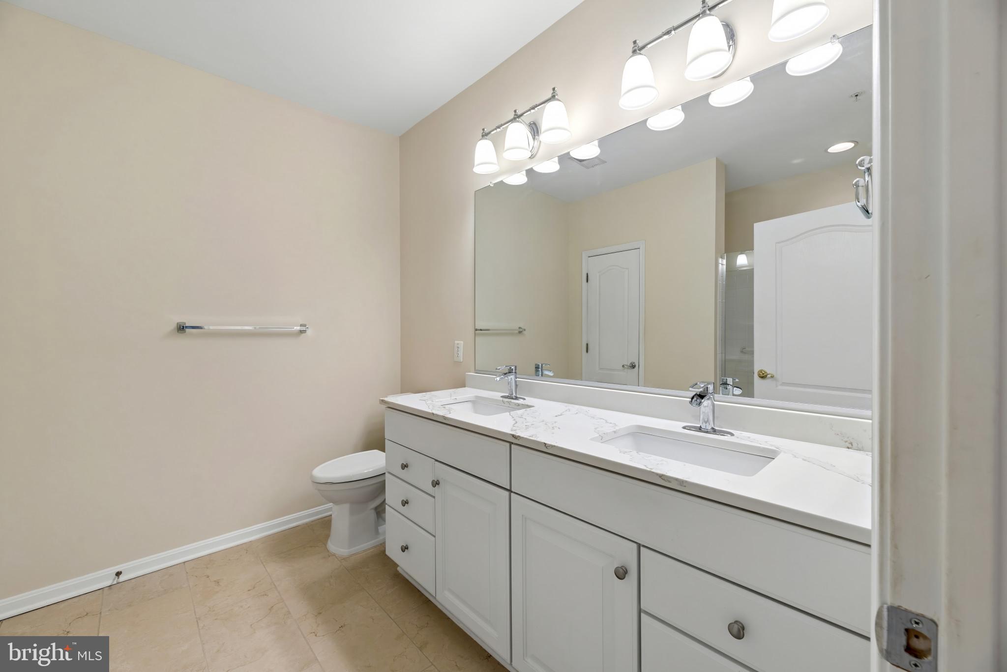 GATHERINGS AT LYNDWOOD - Residential