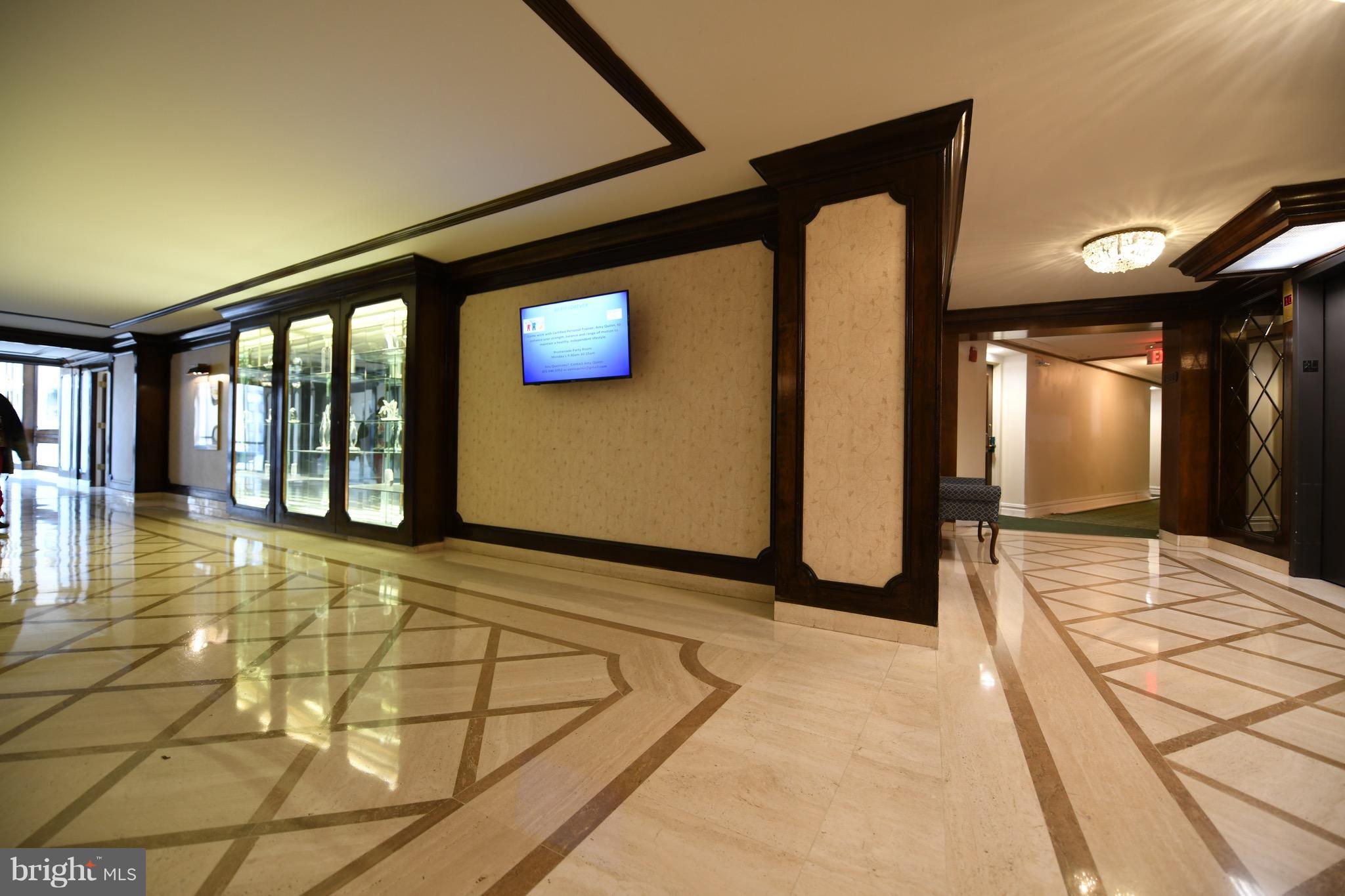 PROMENADE TOWERS - Residential Lease