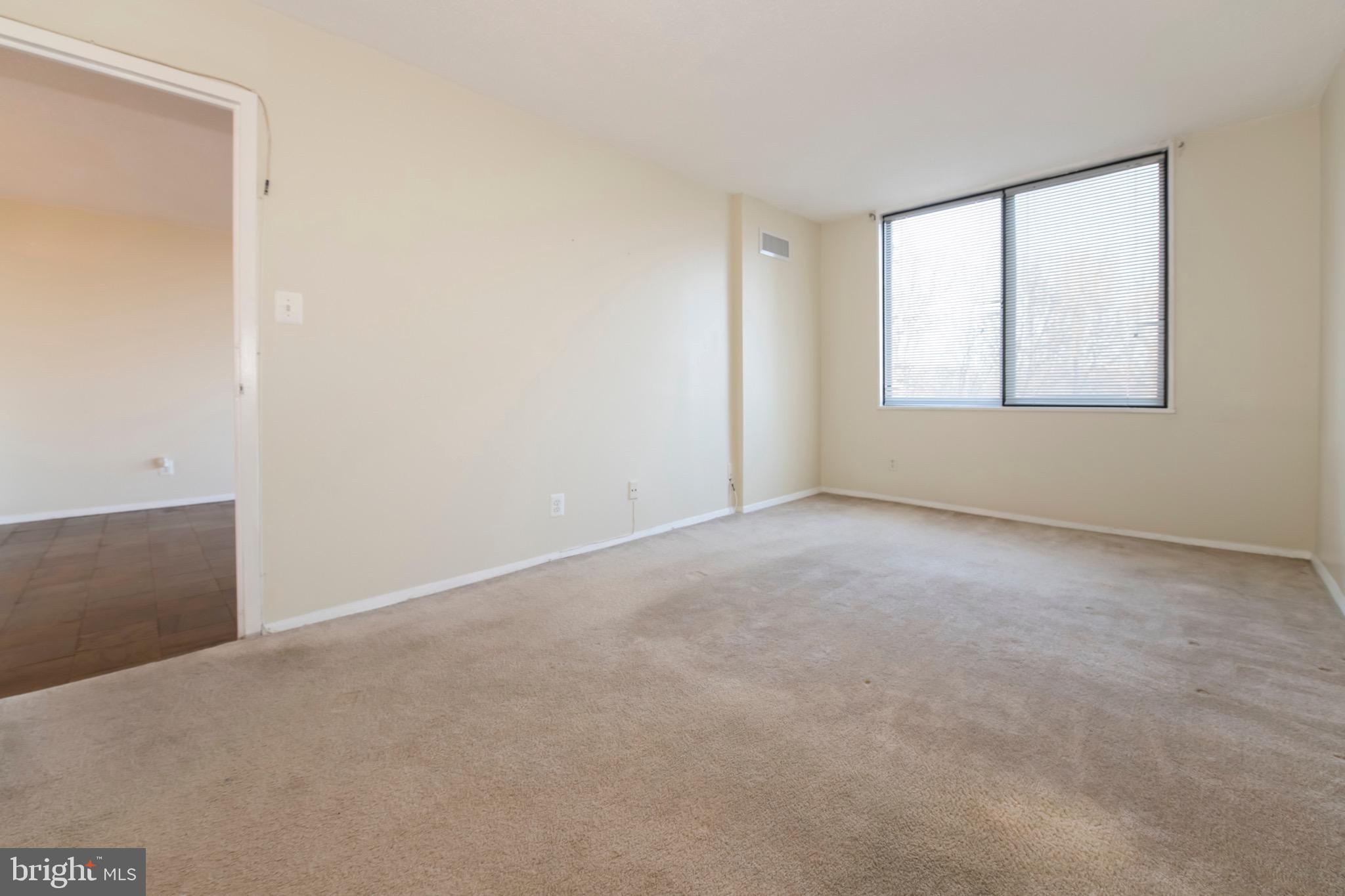 PROMENADE TOWERS - Residential Lease