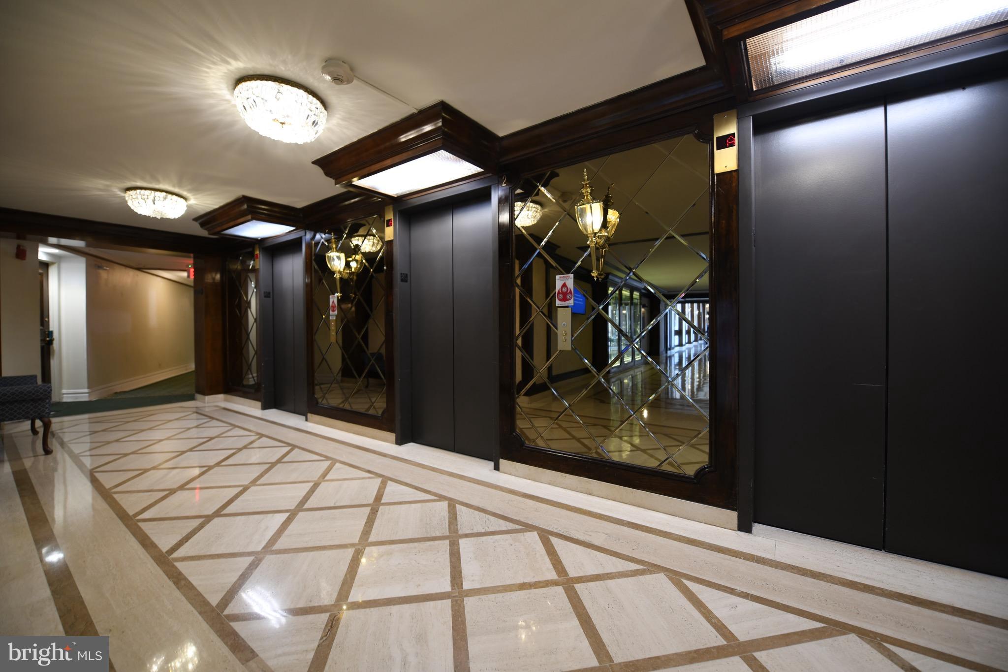 PROMENADE TOWERS - Residential Lease