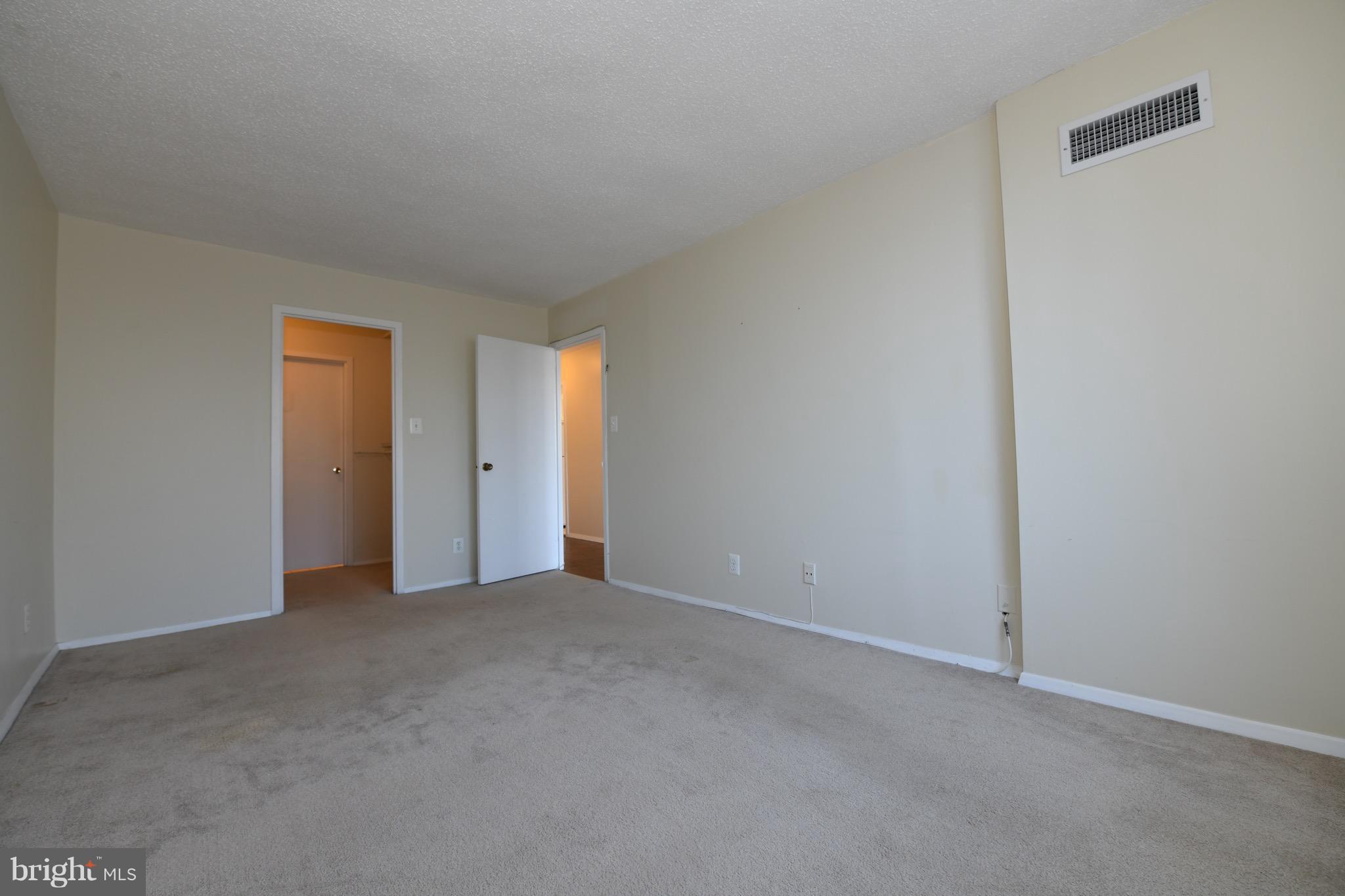 PROMENADE TOWERS - Residential Lease