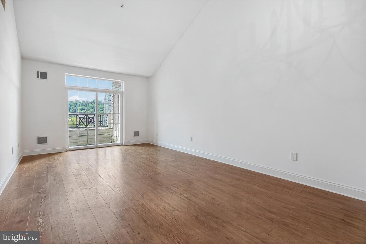 200 W ELM STREET 1412