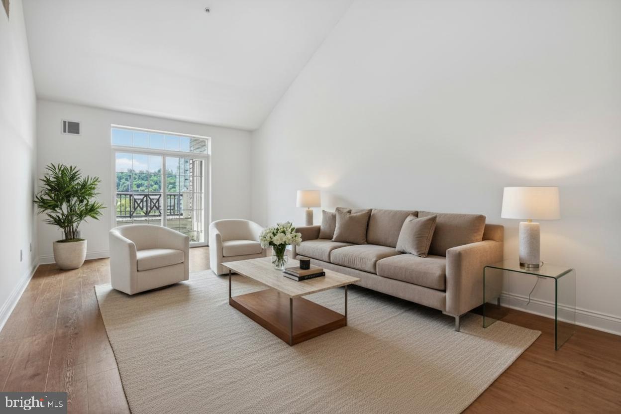 200 W ELM STREET 1412