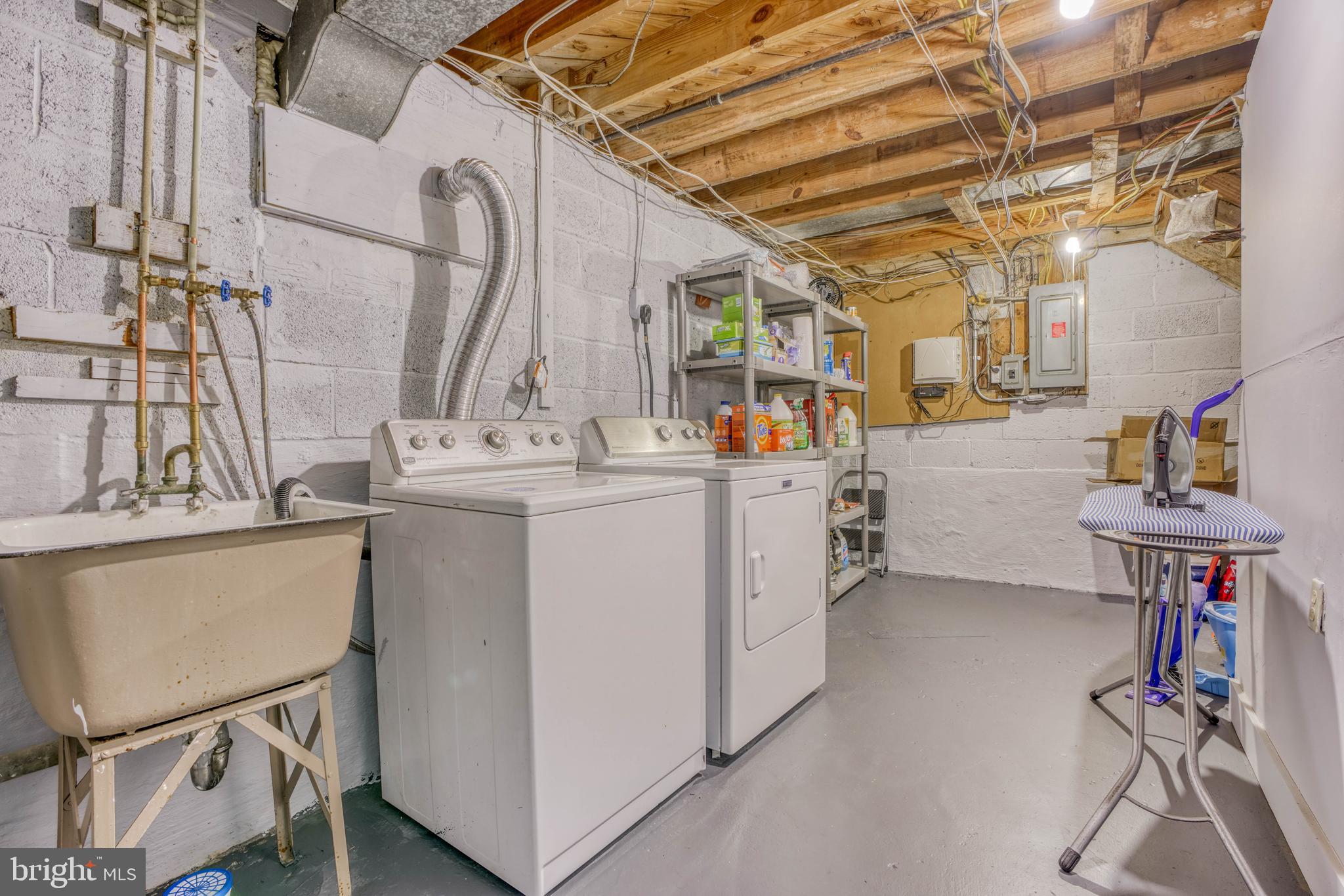 NEW CARROLLTON - Residential