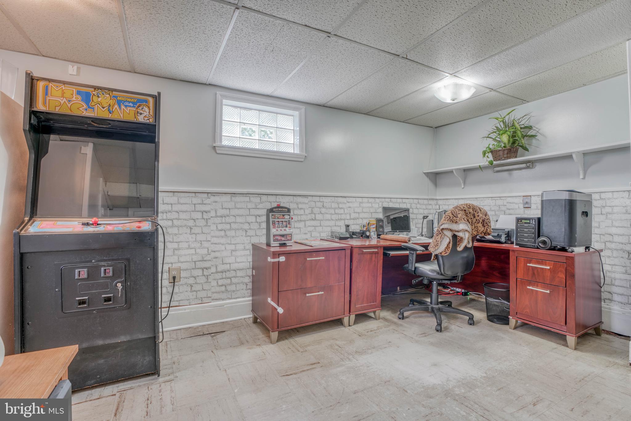 NEW CARROLLTON - Residential