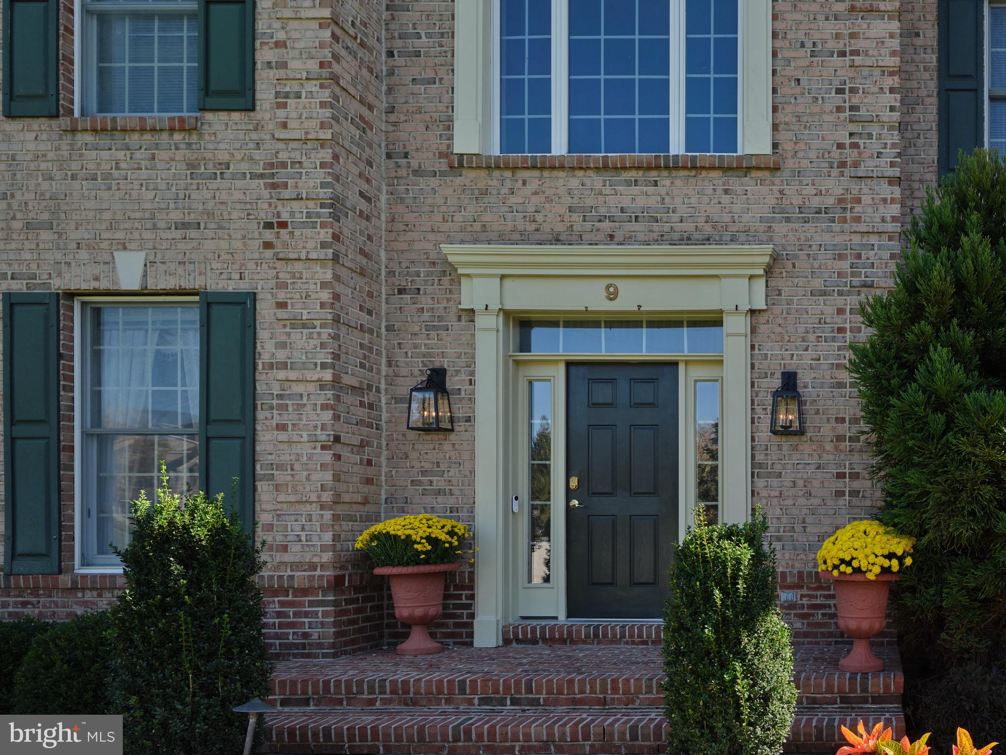 9 PICKERING DRIVE