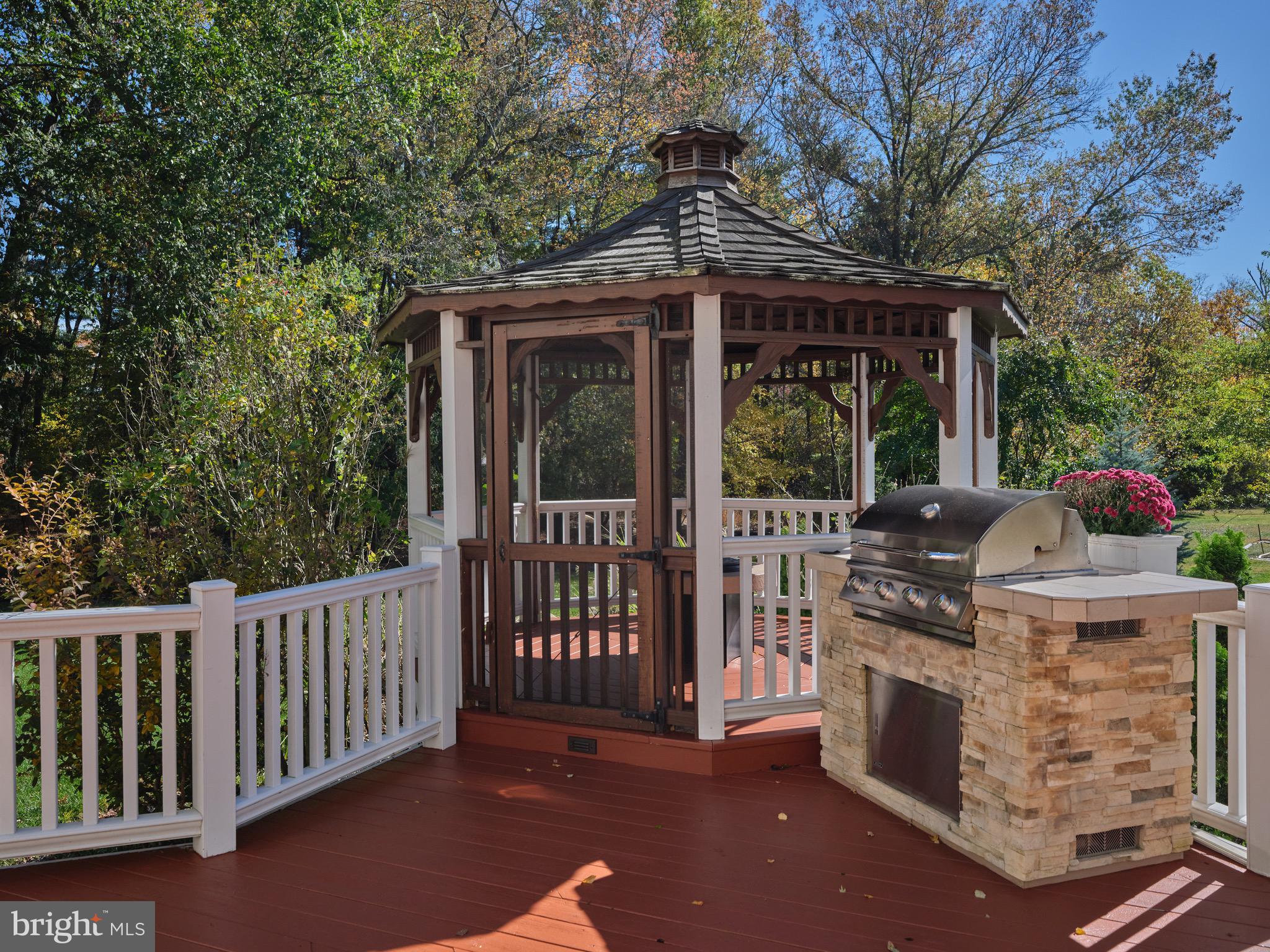 PICKERING CHASE - Residential