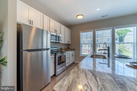 MLS: DCDC2281334
