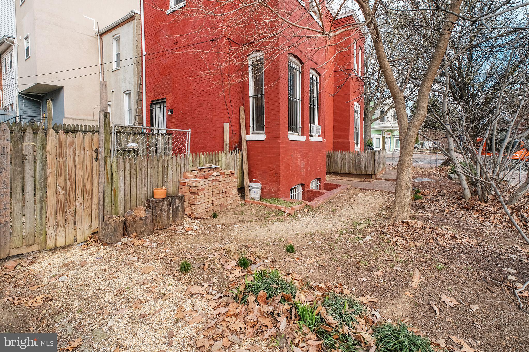 300 P STREET NW