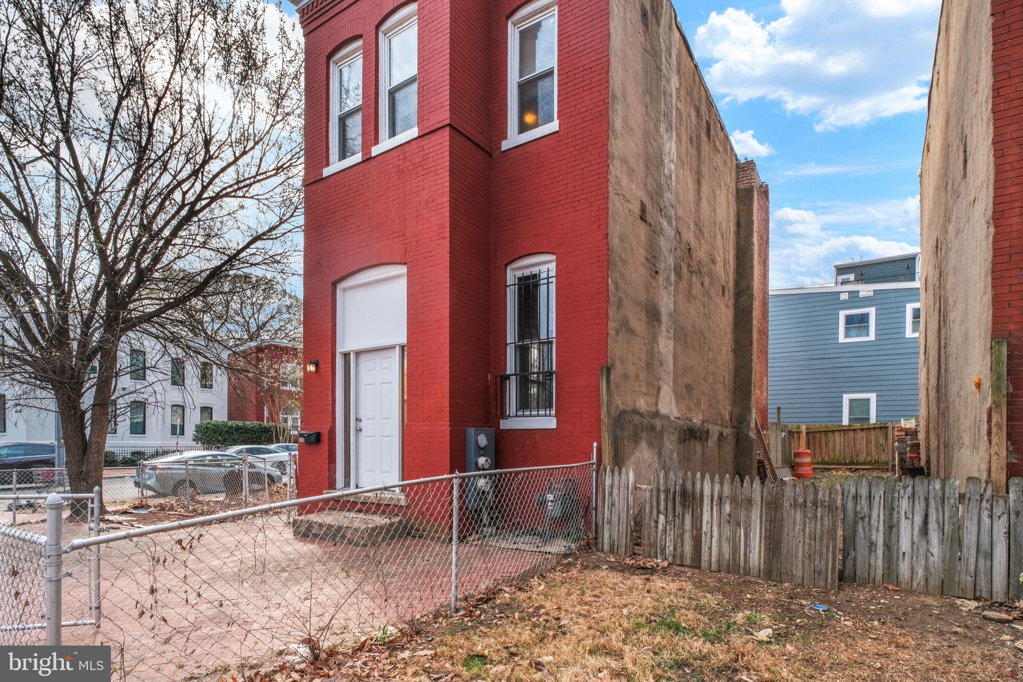 300 P STREET NW
