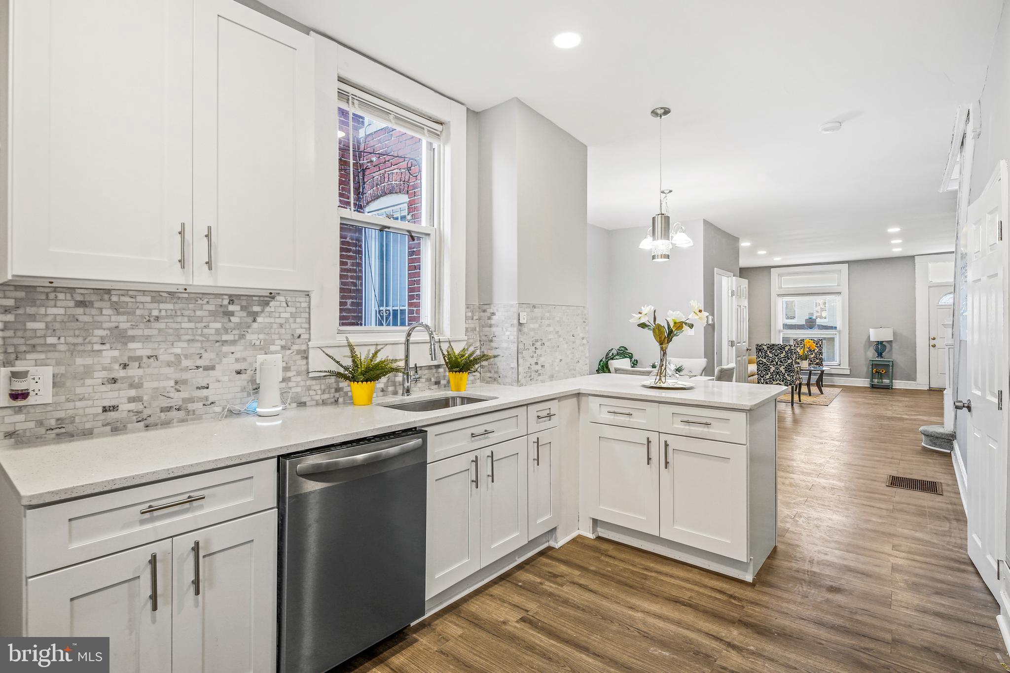 EVERGREEN LAWN - Residential