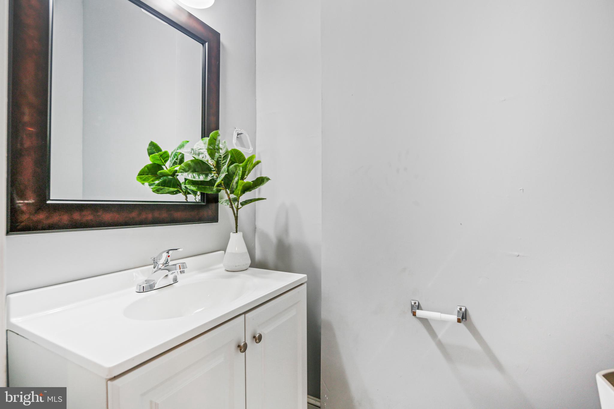 EVERGREEN LAWN - Residential