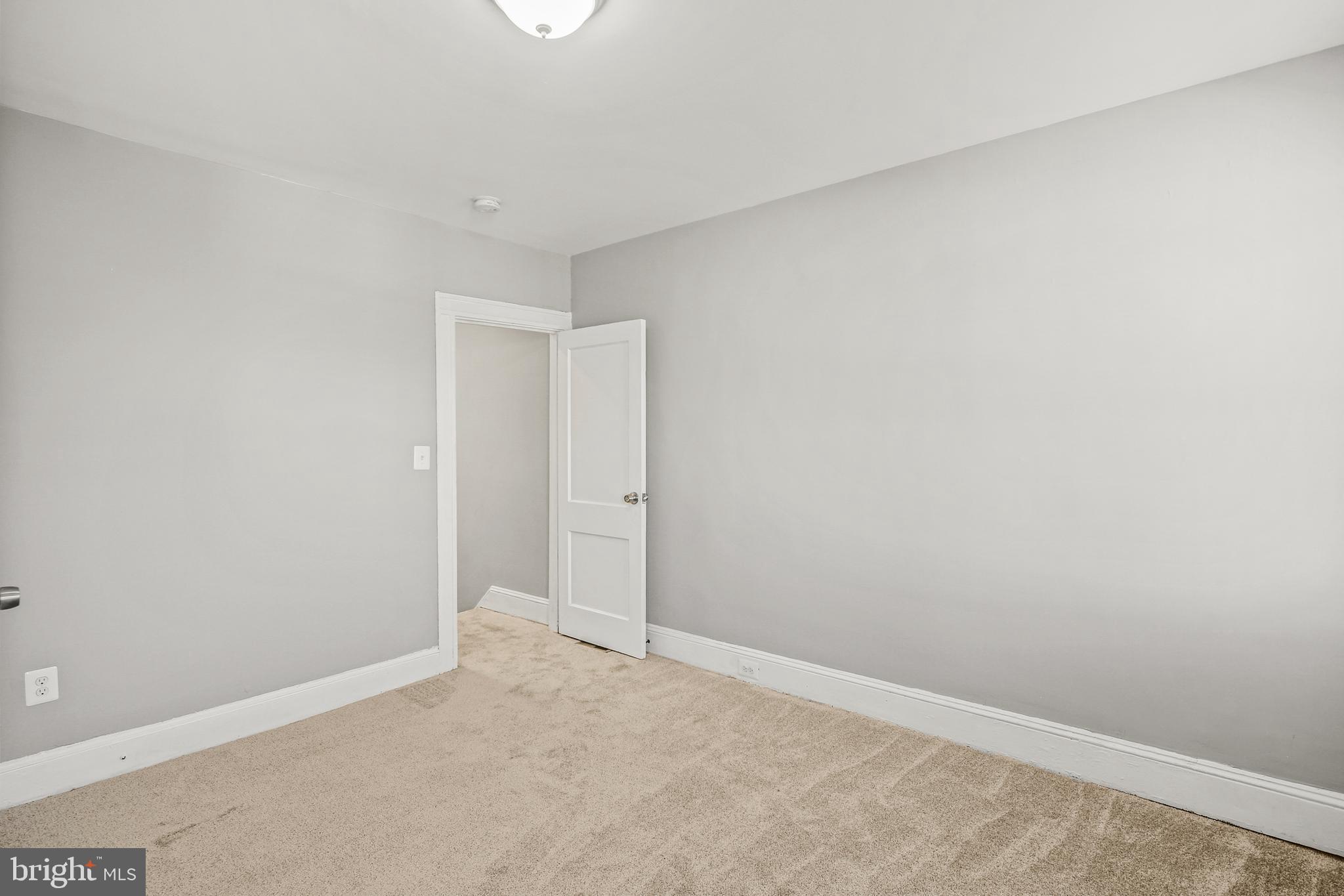 EVERGREEN LAWN - Residential