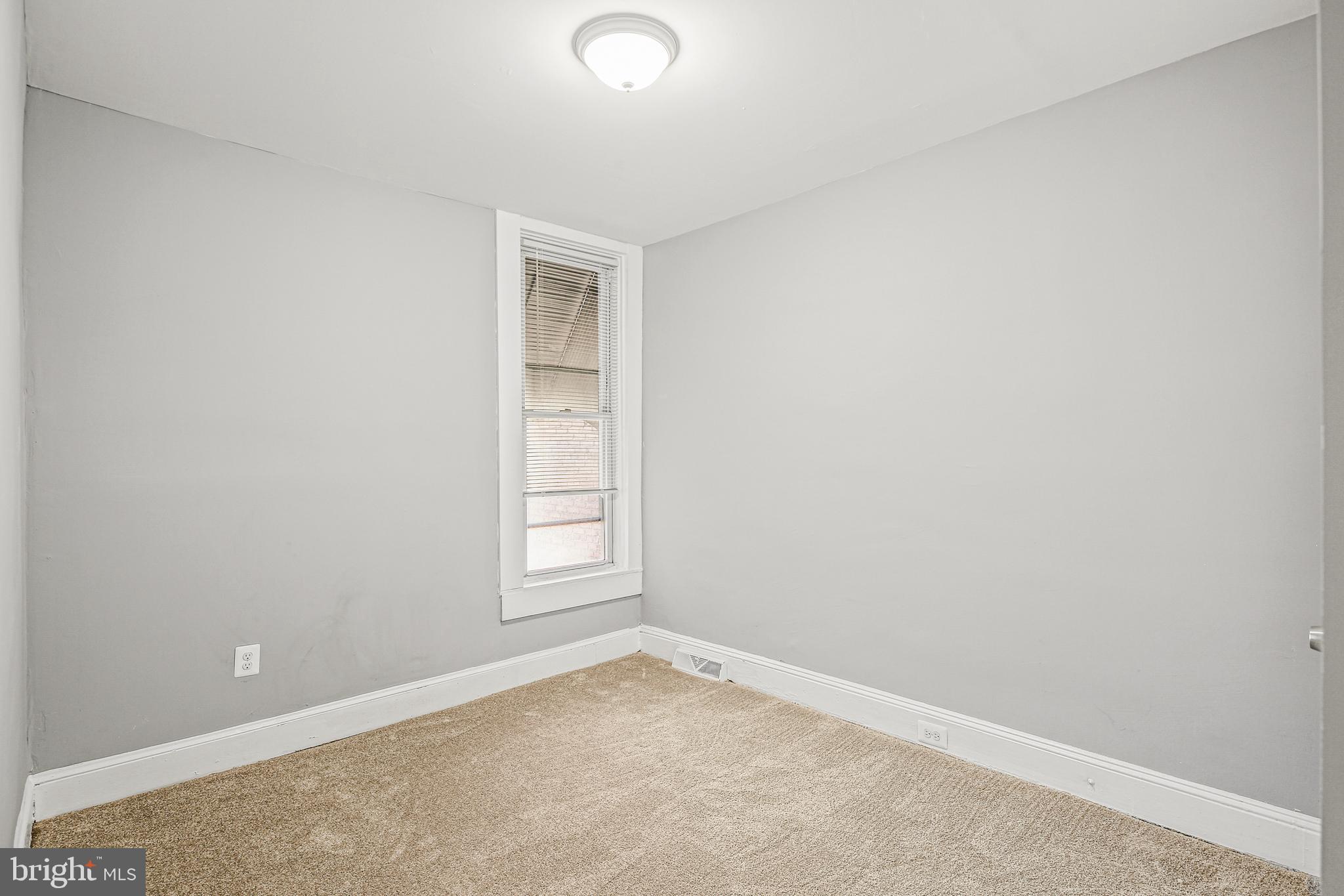 EVERGREEN LAWN - Residential