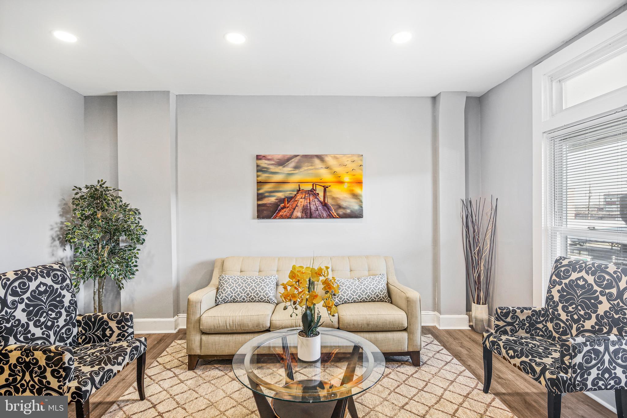 EVERGREEN LAWN - Residential