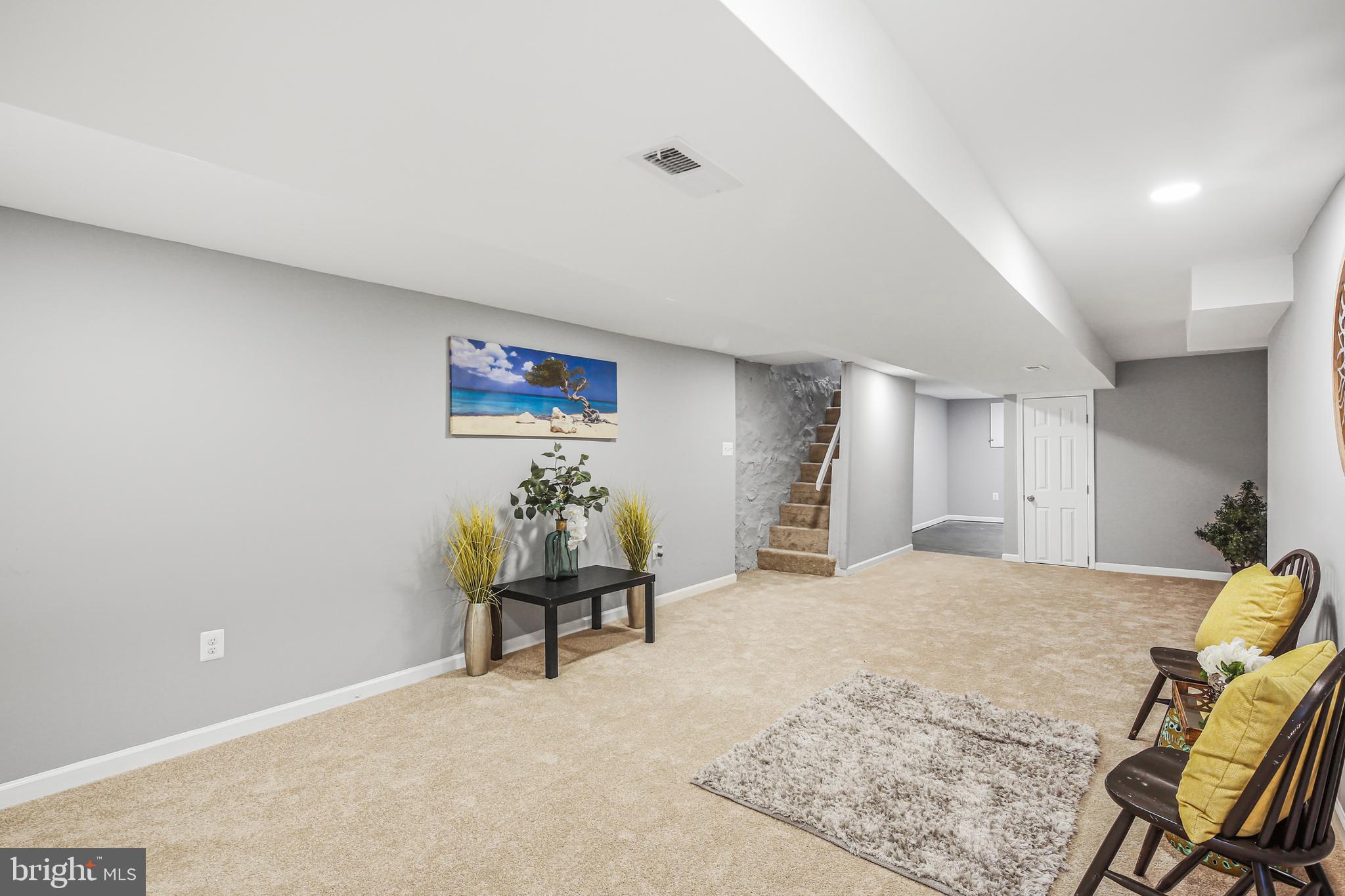 EVERGREEN LAWN - Residential