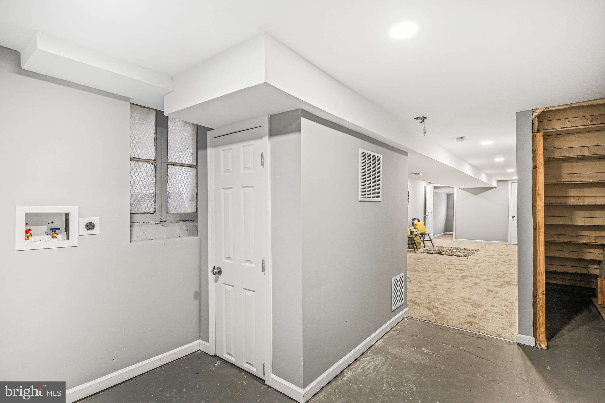 EVERGREEN LAWN - Residential