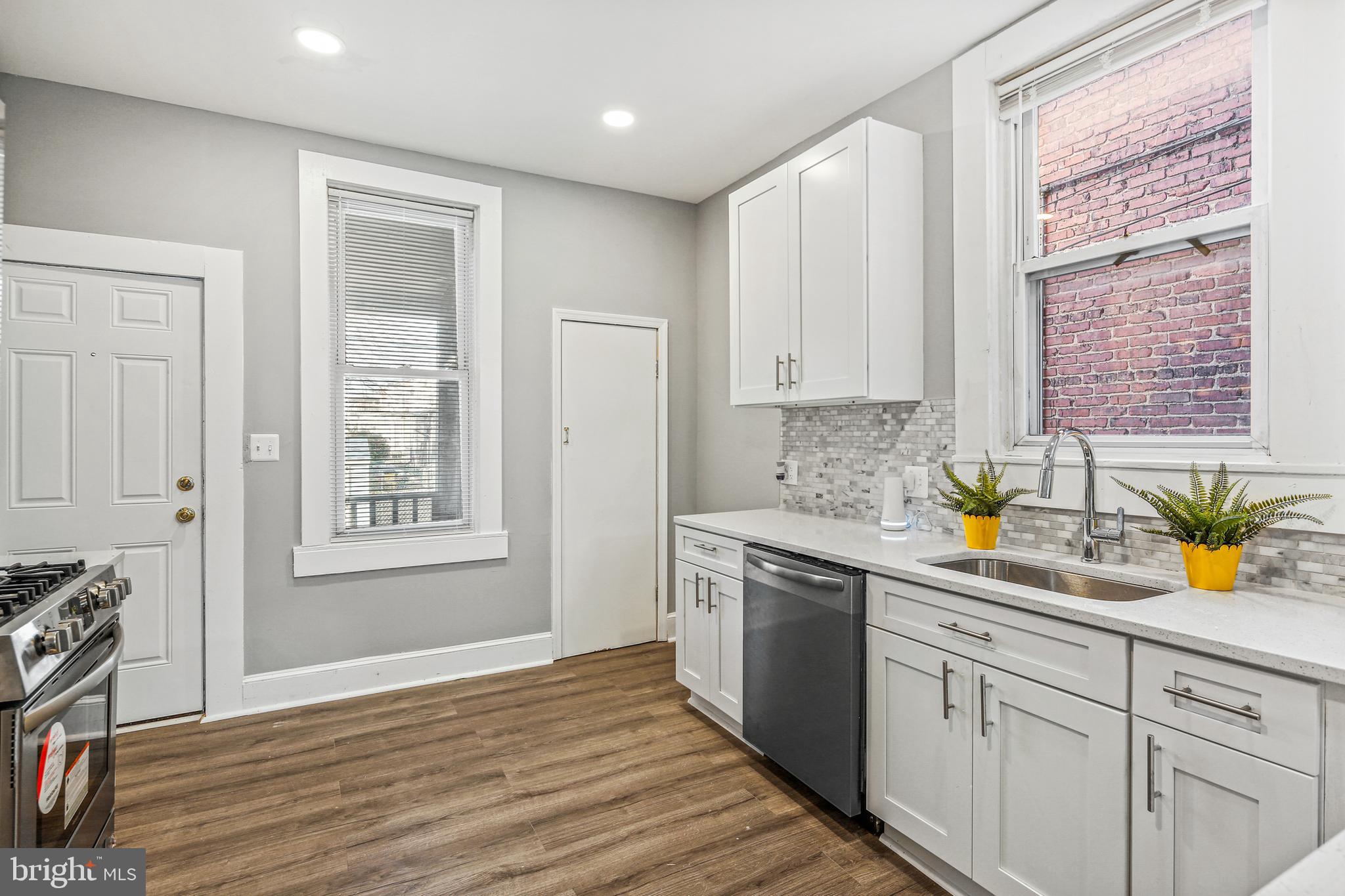 EVERGREEN LAWN - Residential